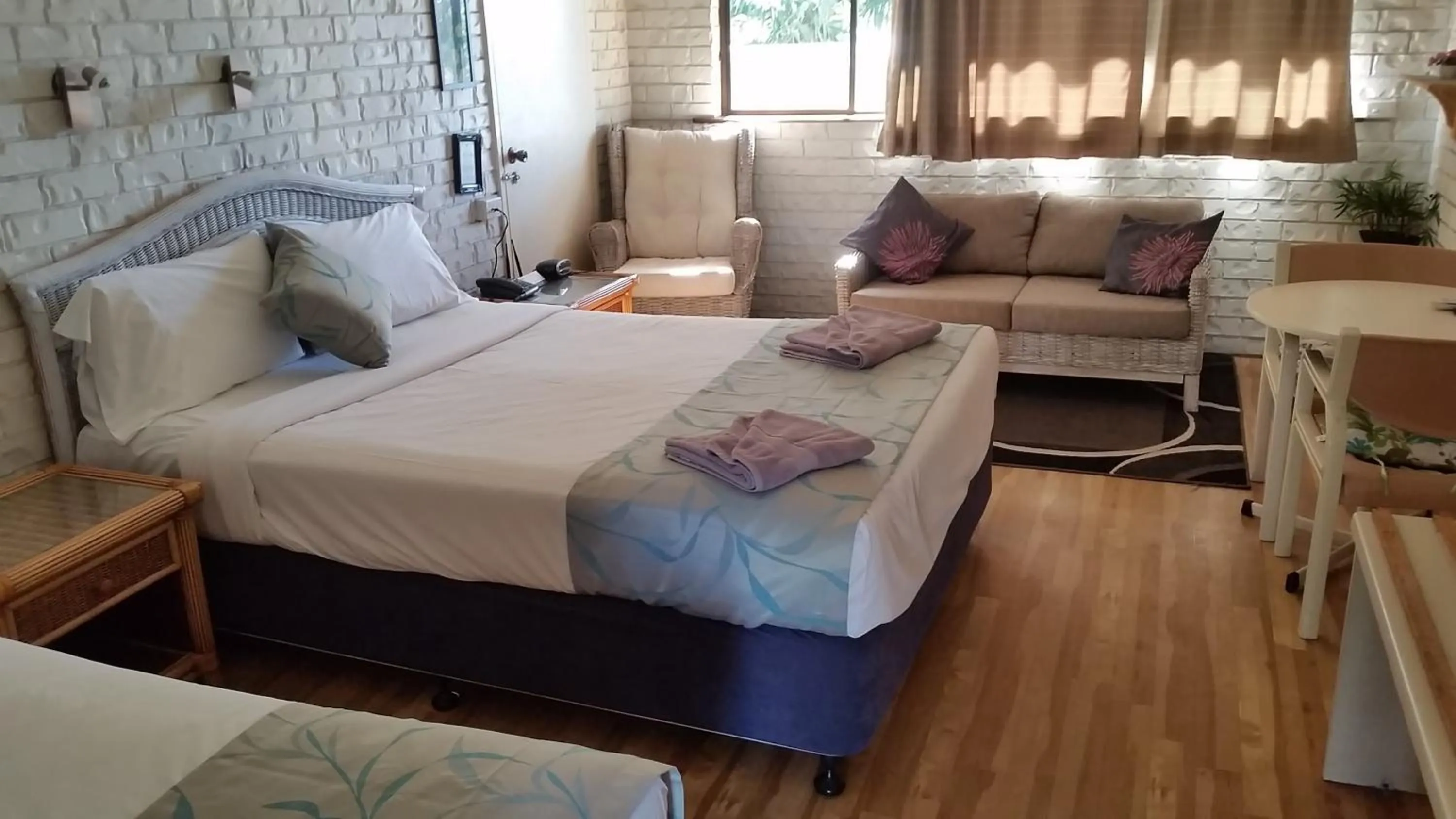 Other, Bed in Holland Park Motel