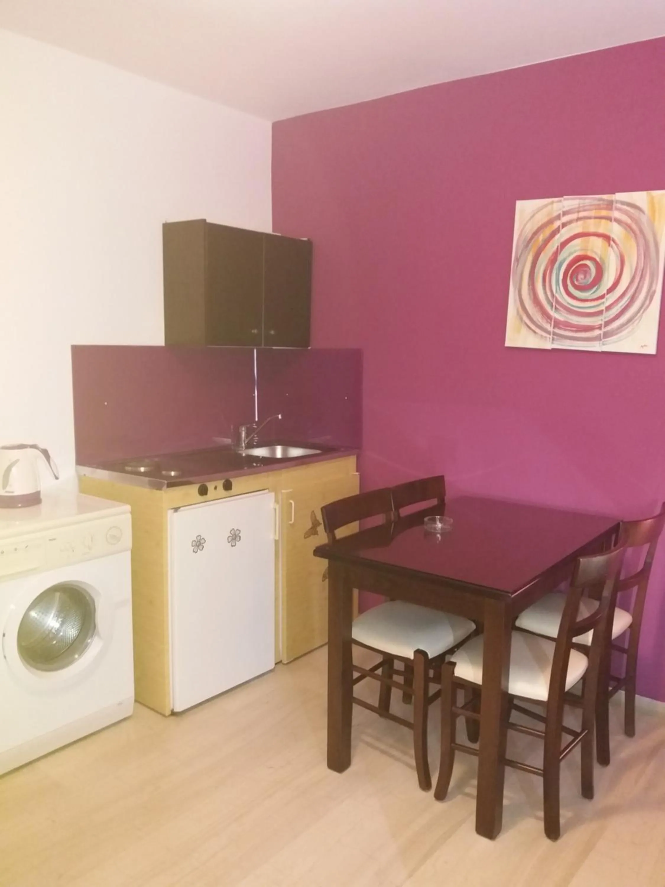 Manos Apartments