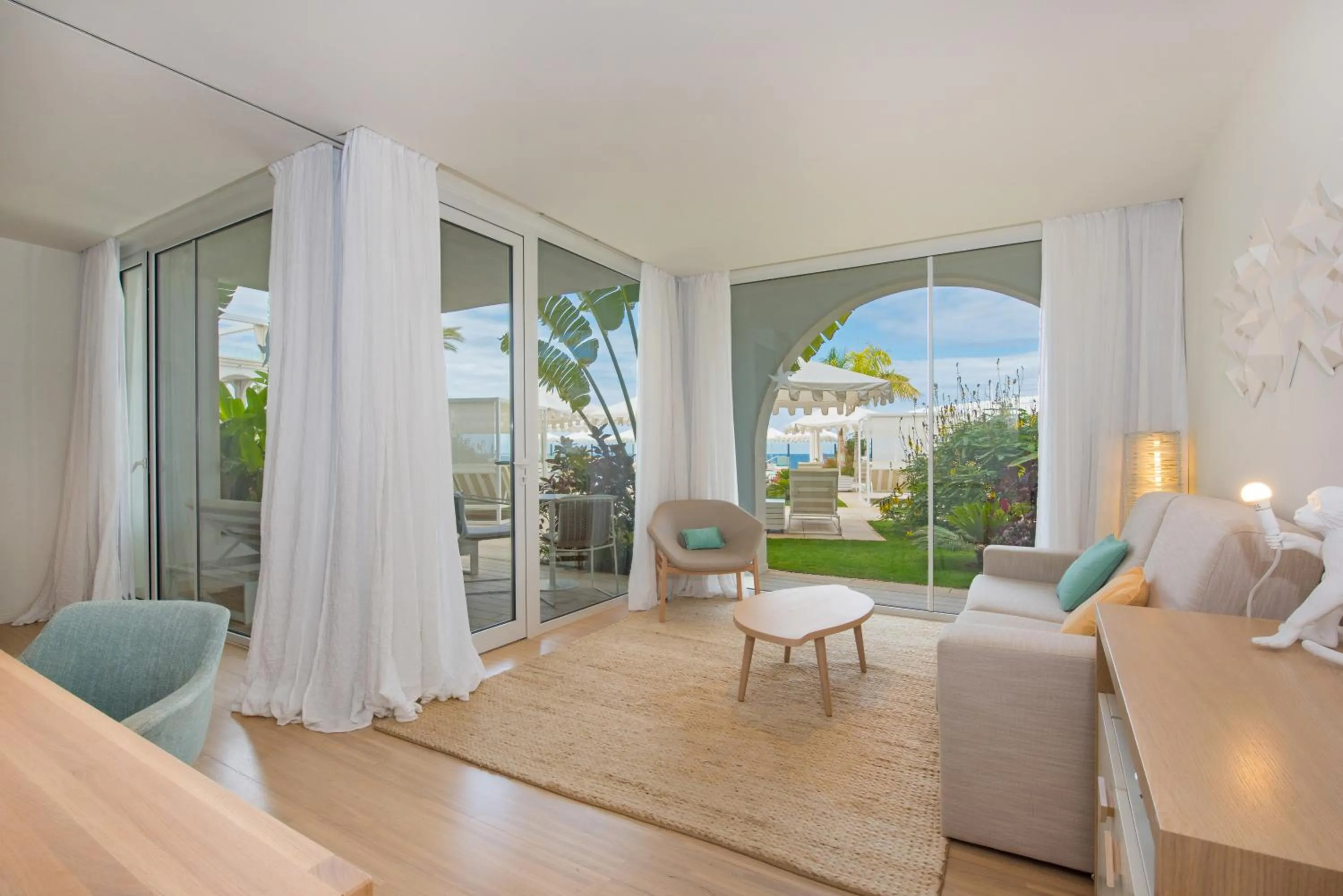 Living room in JOIA Salomé by Iberostar -Adults Only