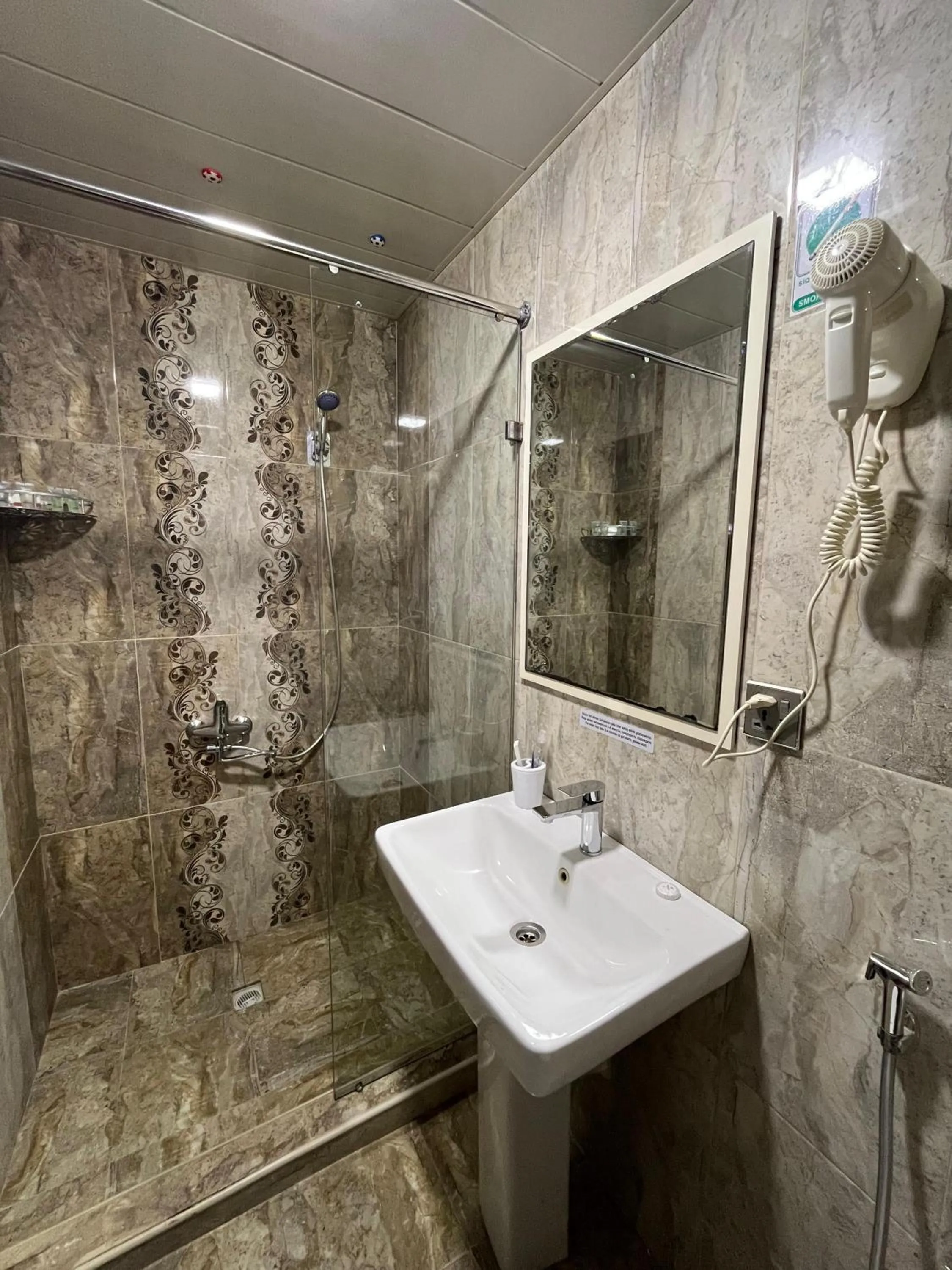 Shower in Starway Hotel