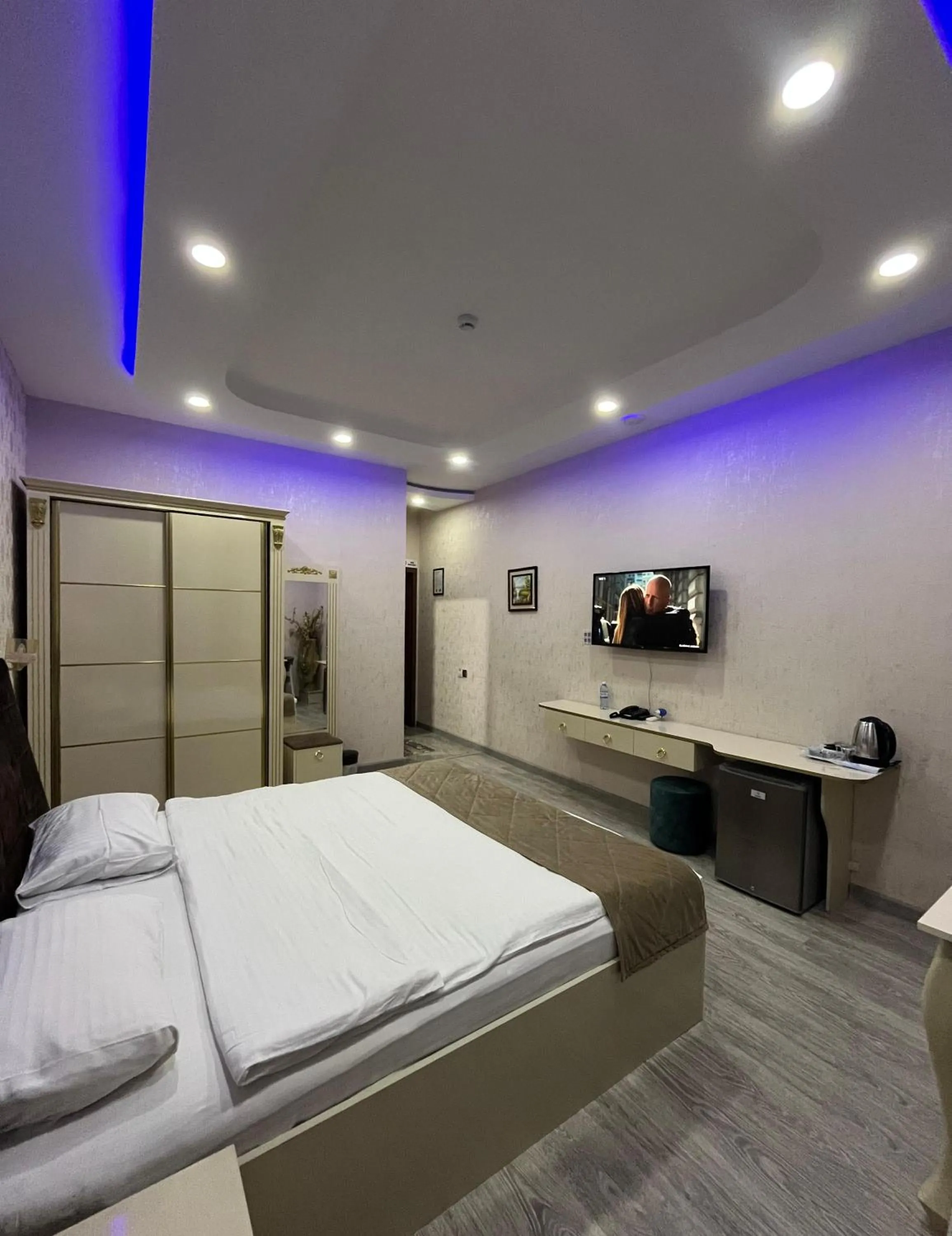 Photo of the whole room, Bed in Starway Hotel