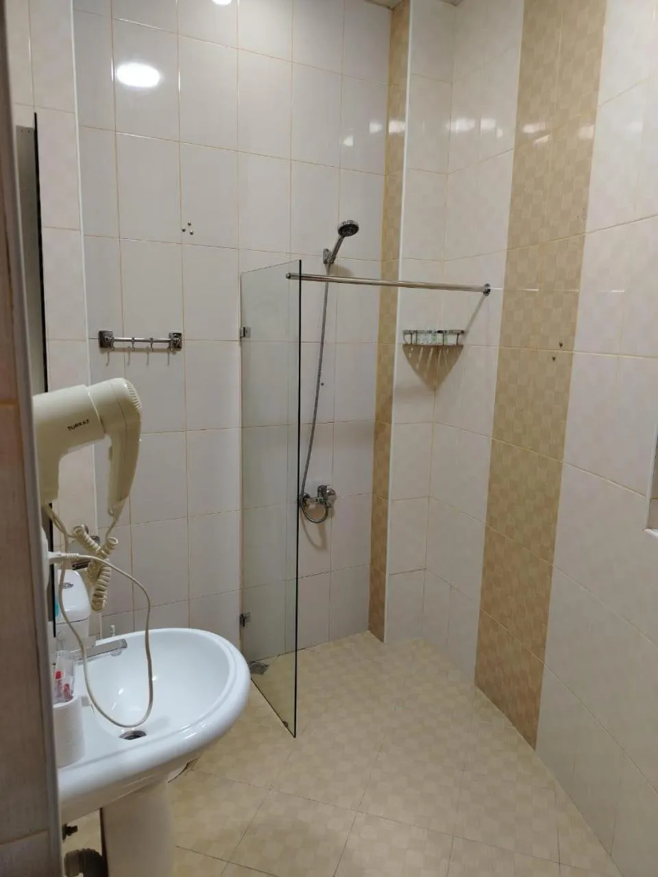 Shower in Starway Hotel