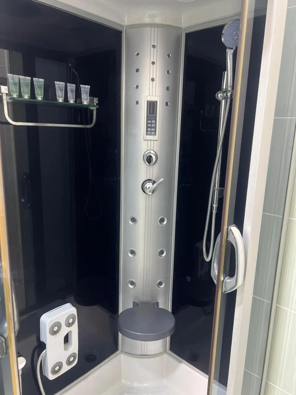 Shower in Starway Hotel