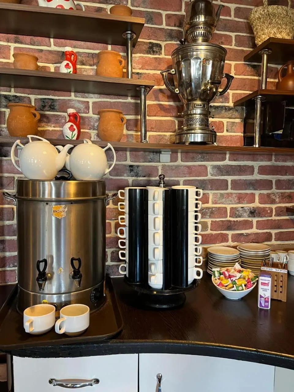 Restaurant/places to eat in Starway Hotel