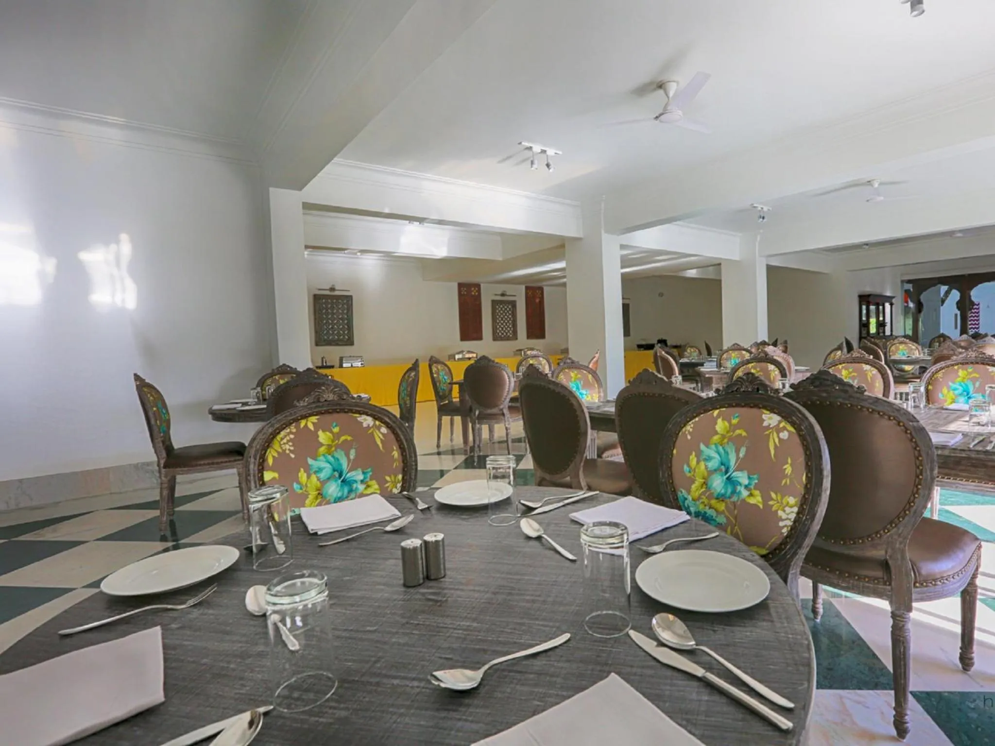 Restaurant/places to eat in Fateh Niwas by Fateh Collection