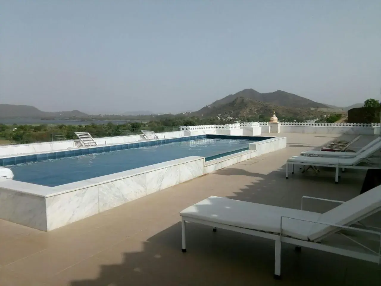 Swimming pool in Fateh Niwas by Fateh Collection Swimming pool in Fateh Niwas by Fateh Collection