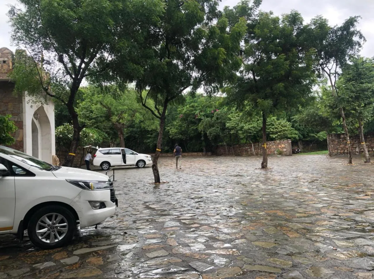 Parking in Fateh Niwas by Fateh Collection