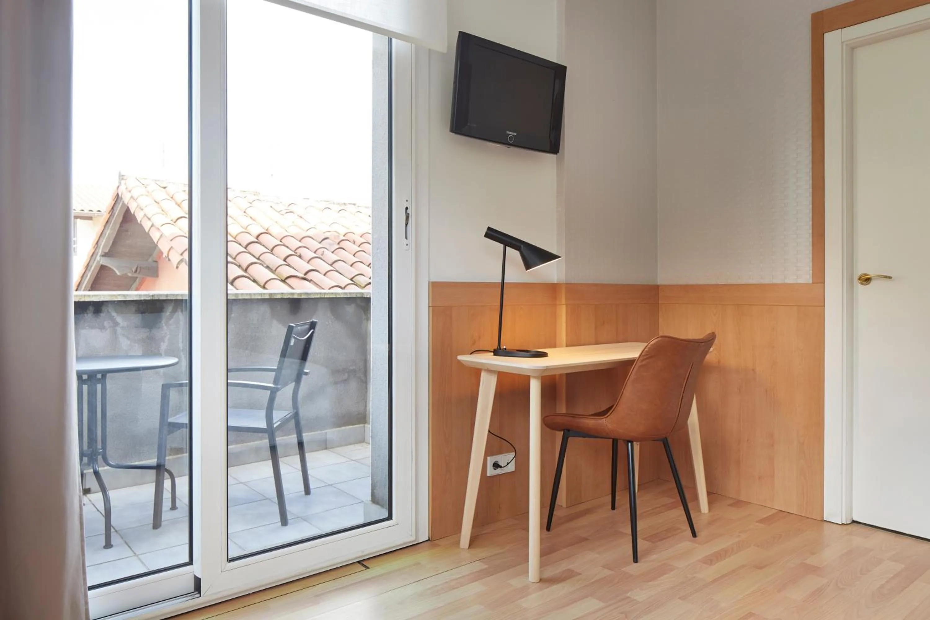 TV and multimedia in Hotel Berri Versalles