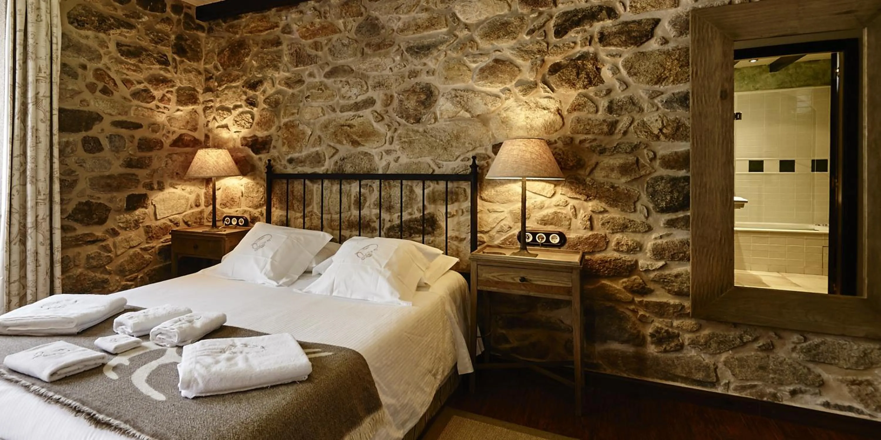 Photo of the whole room, Bed in Hotel Rustico Lugar Do Cotariño