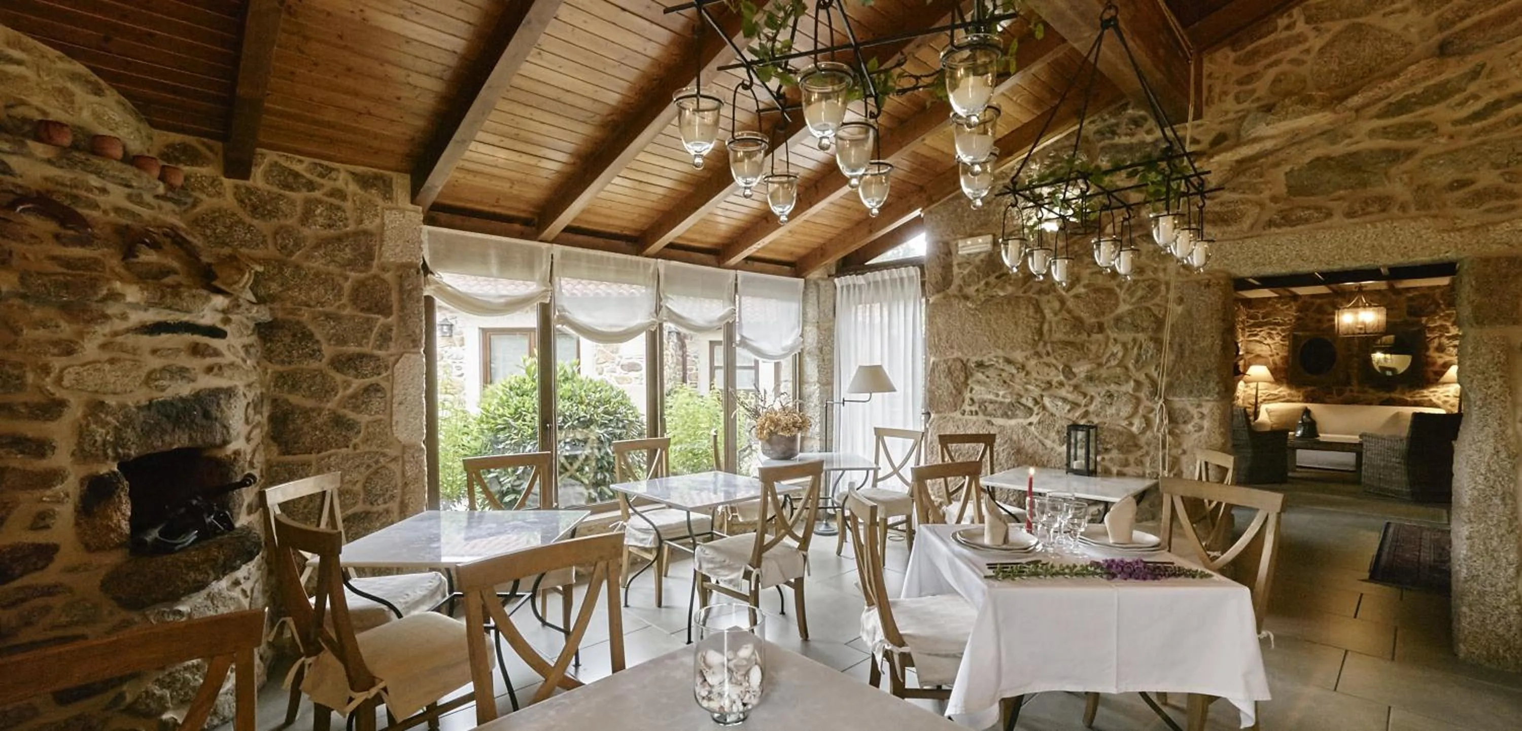 Restaurant/places to eat in Hotel Rustico Lugar Do Cotariño