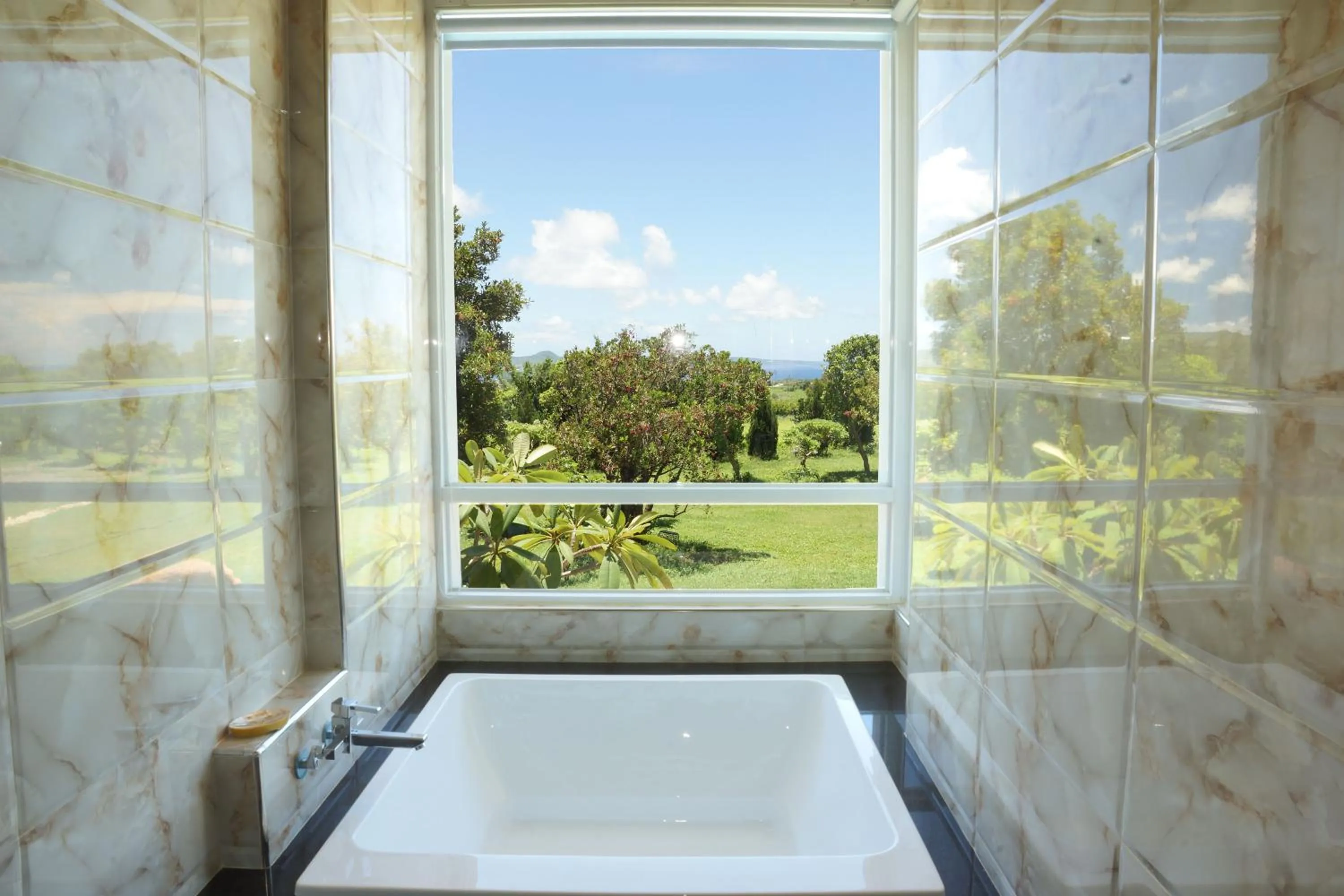 Hot Tub in Coral B&B