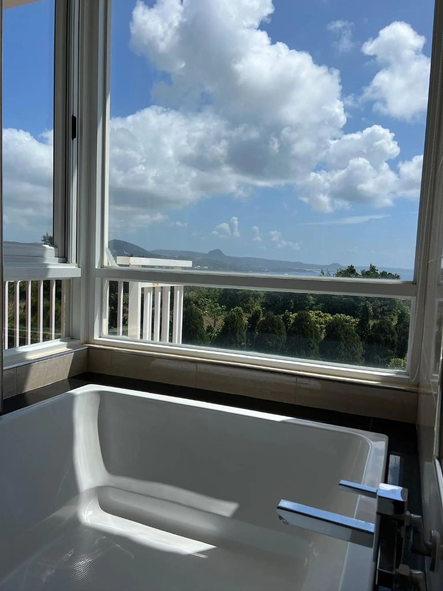 Bathroom in Coral B&B