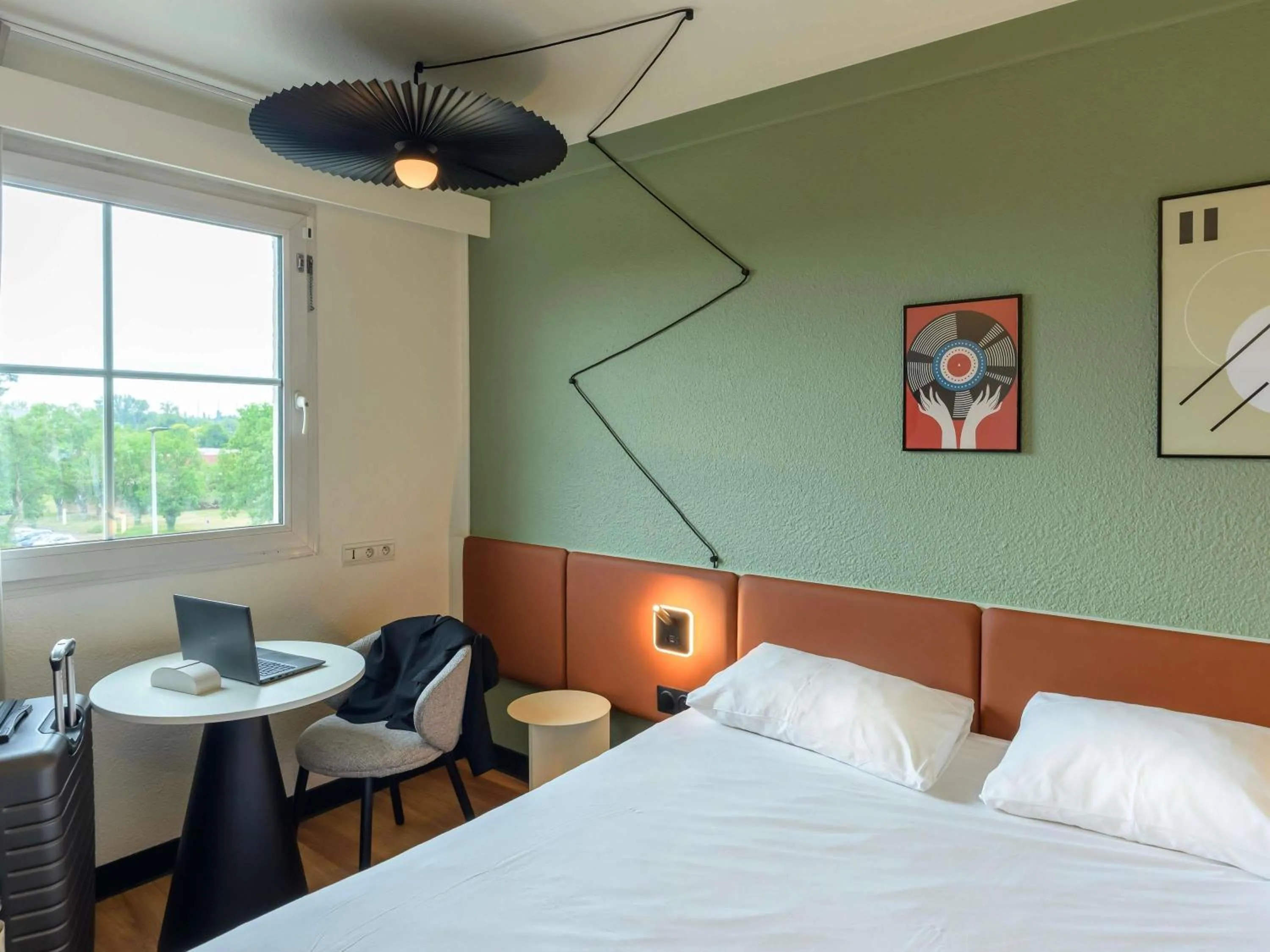 Bedroom, Bed in ibis Strasbourg Aéroport Le Zénith