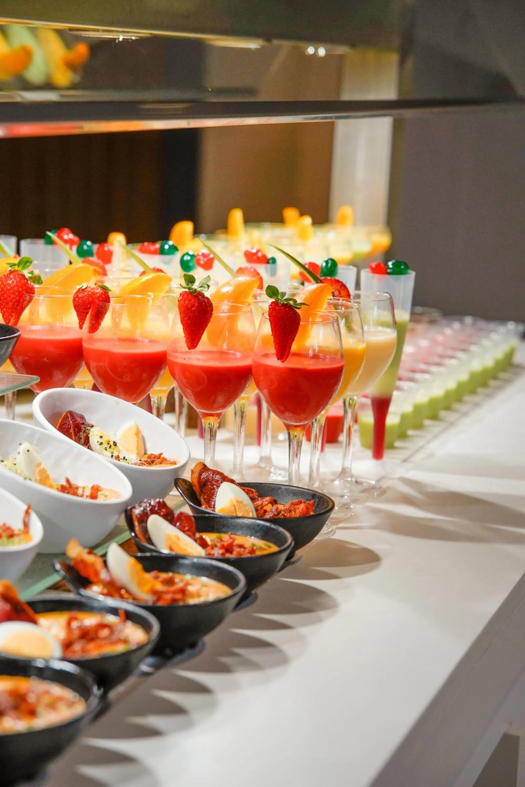 Food and drinks in Caprici Beach Hotel & Spa