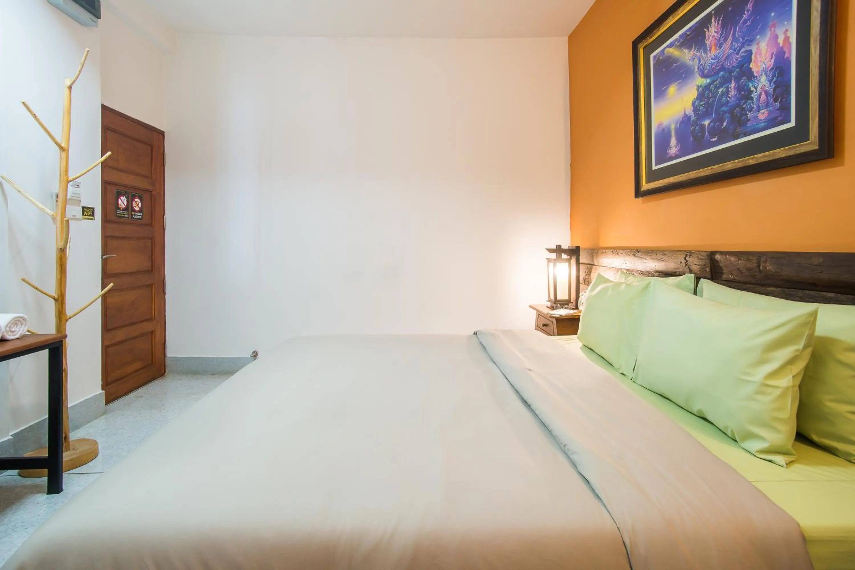 Photo of the whole room, Bed in Banthat Thong Hostel