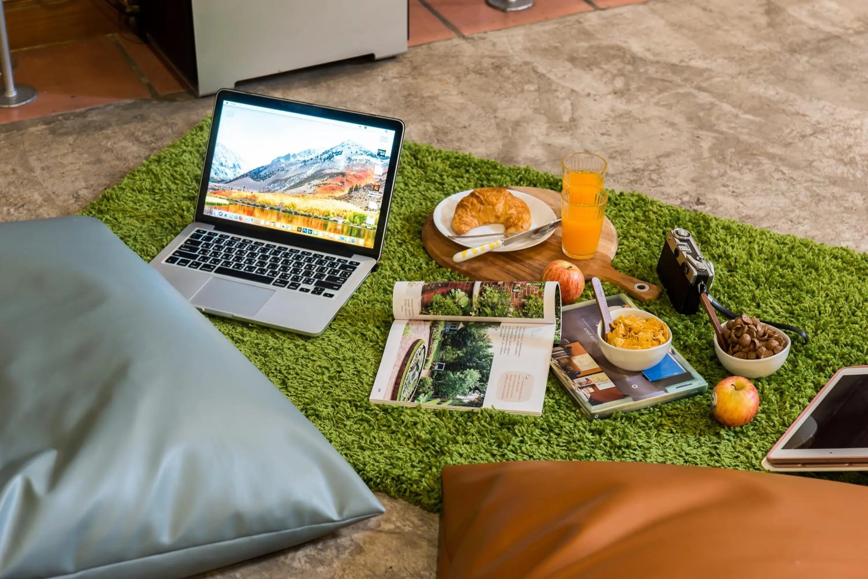 Seating area in Banthat Thong Hostel