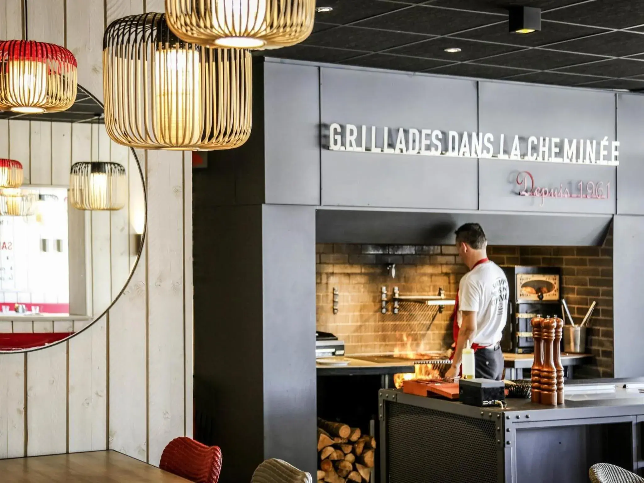 Restaurant/places to eat in ibis Orange Centre Restaurant/places to eat in ibis Orange Centre