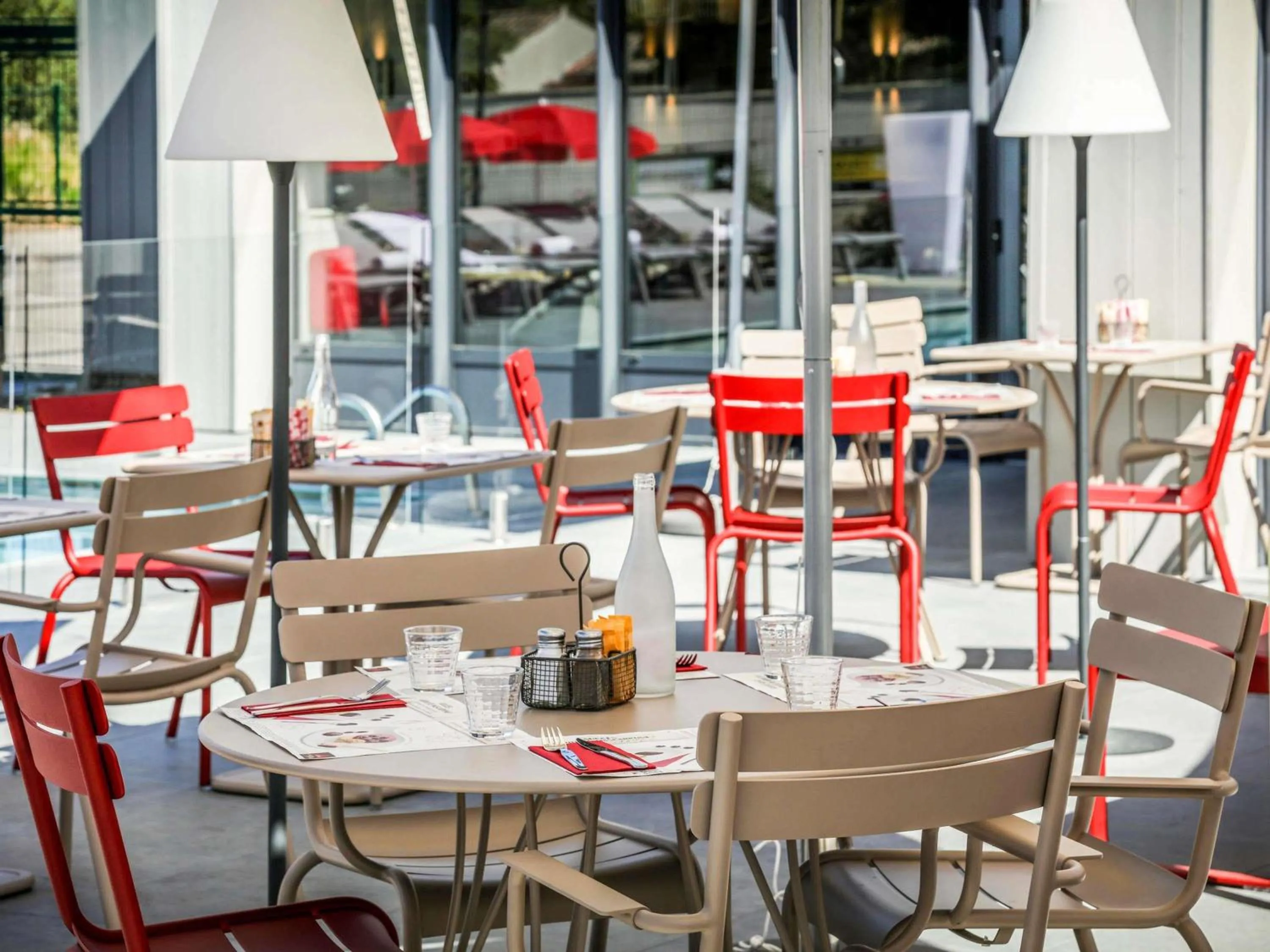 Property building in ibis Orange Centre Echangeur A7 A9