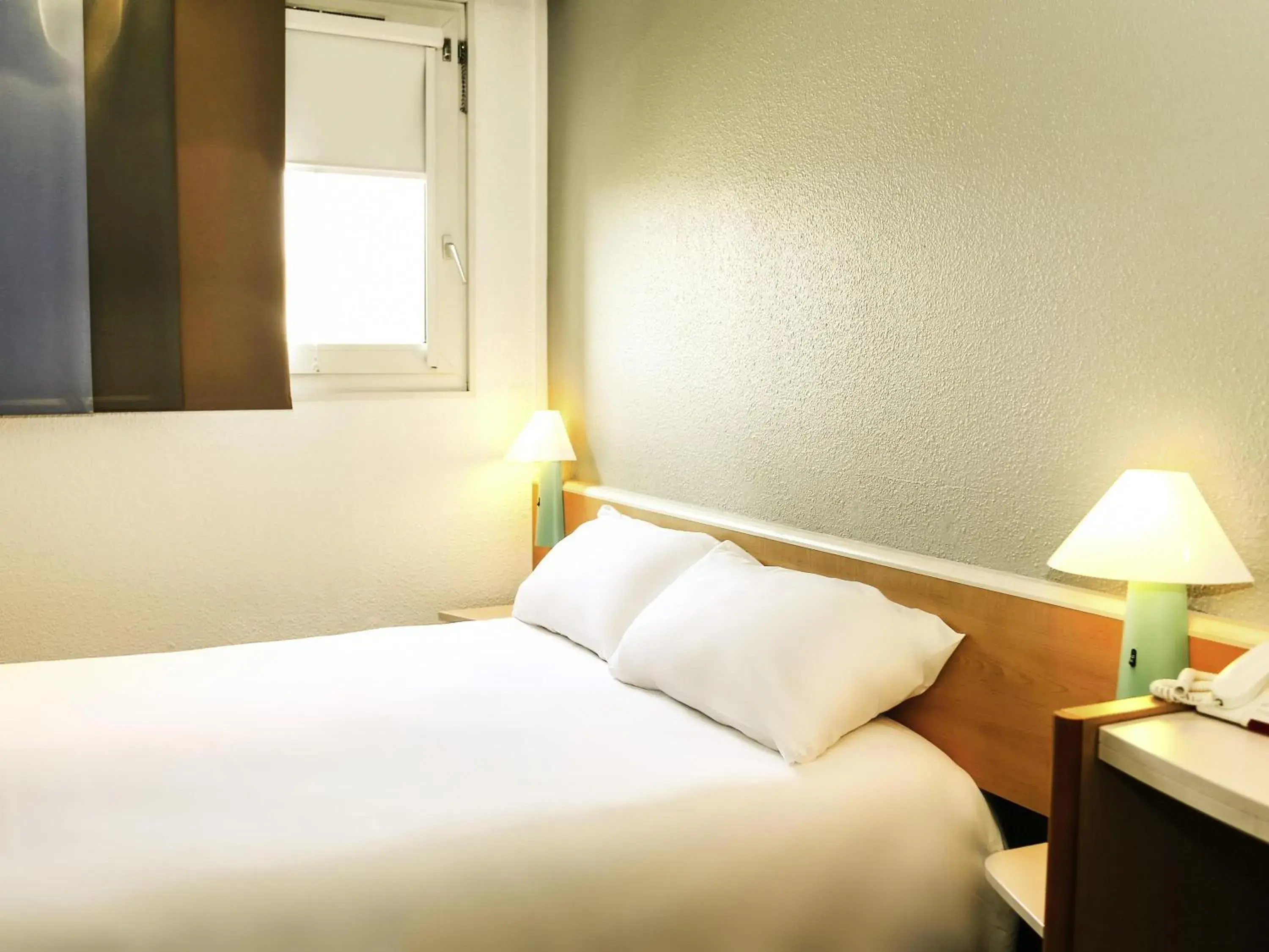 Bedroom, Bed in ibis Orange Centre Bedroom, Bed in ibis Orange Centre