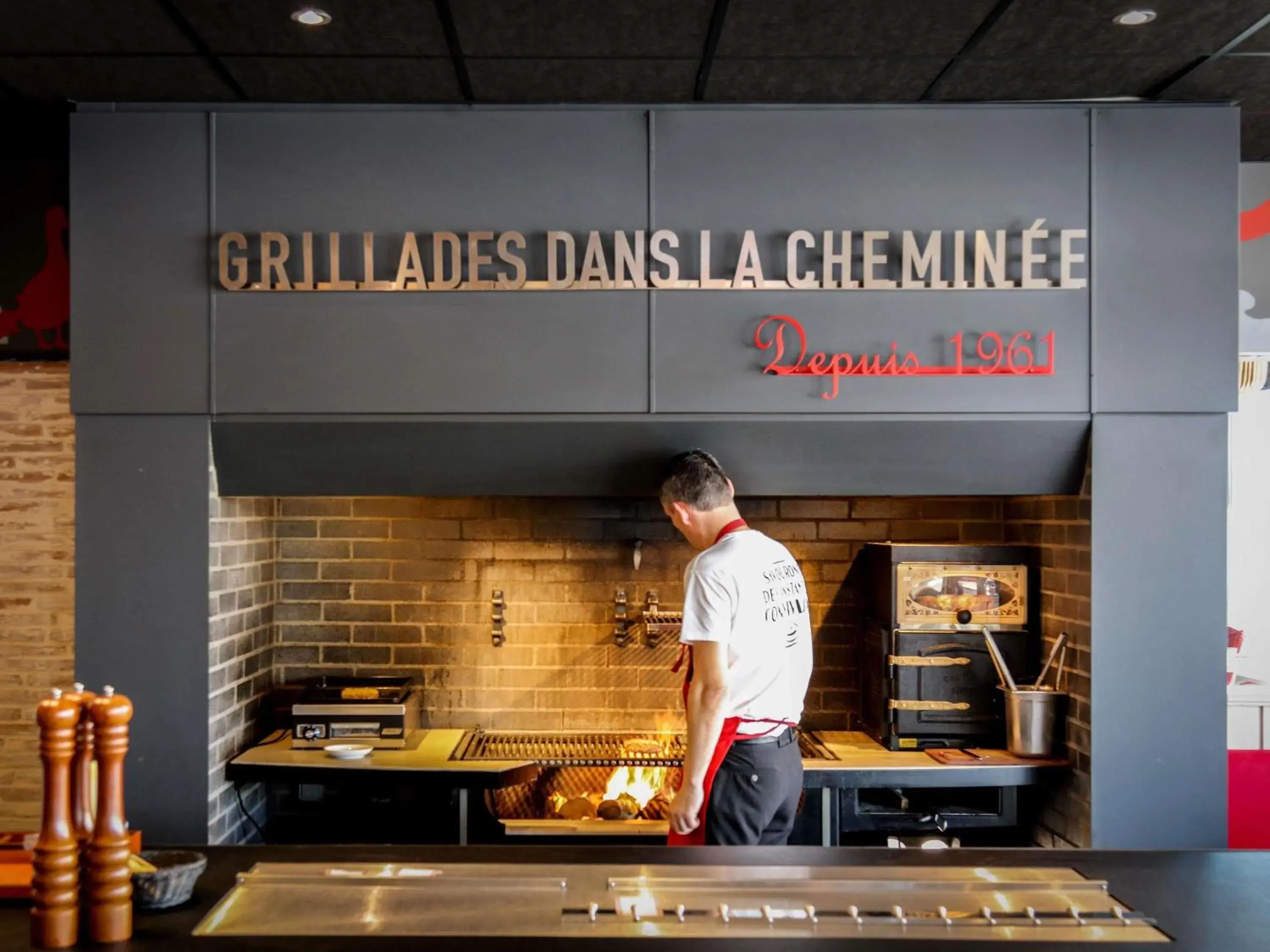 Property building in ibis Orange Centre Echangeur A7 A9 Property building in ibis Orange Centre Echangeur A7 A9