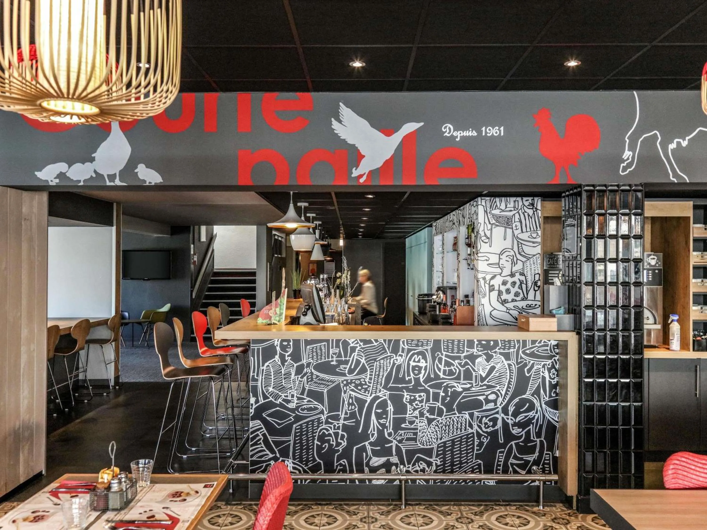 Restaurant/places to eat in ibis Orange Centre
