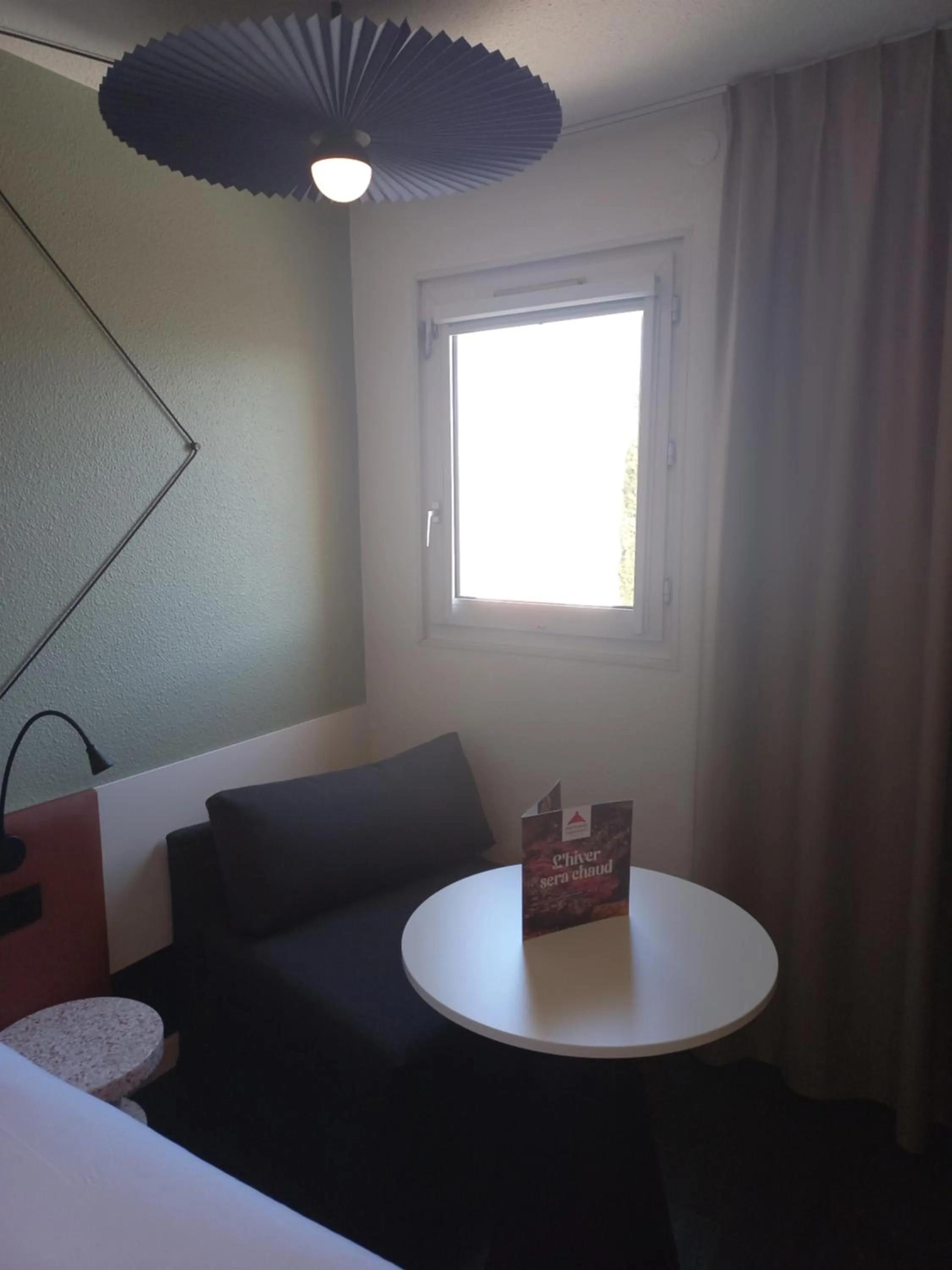 Bed in ibis Orange Centre Echangeur A7 A9