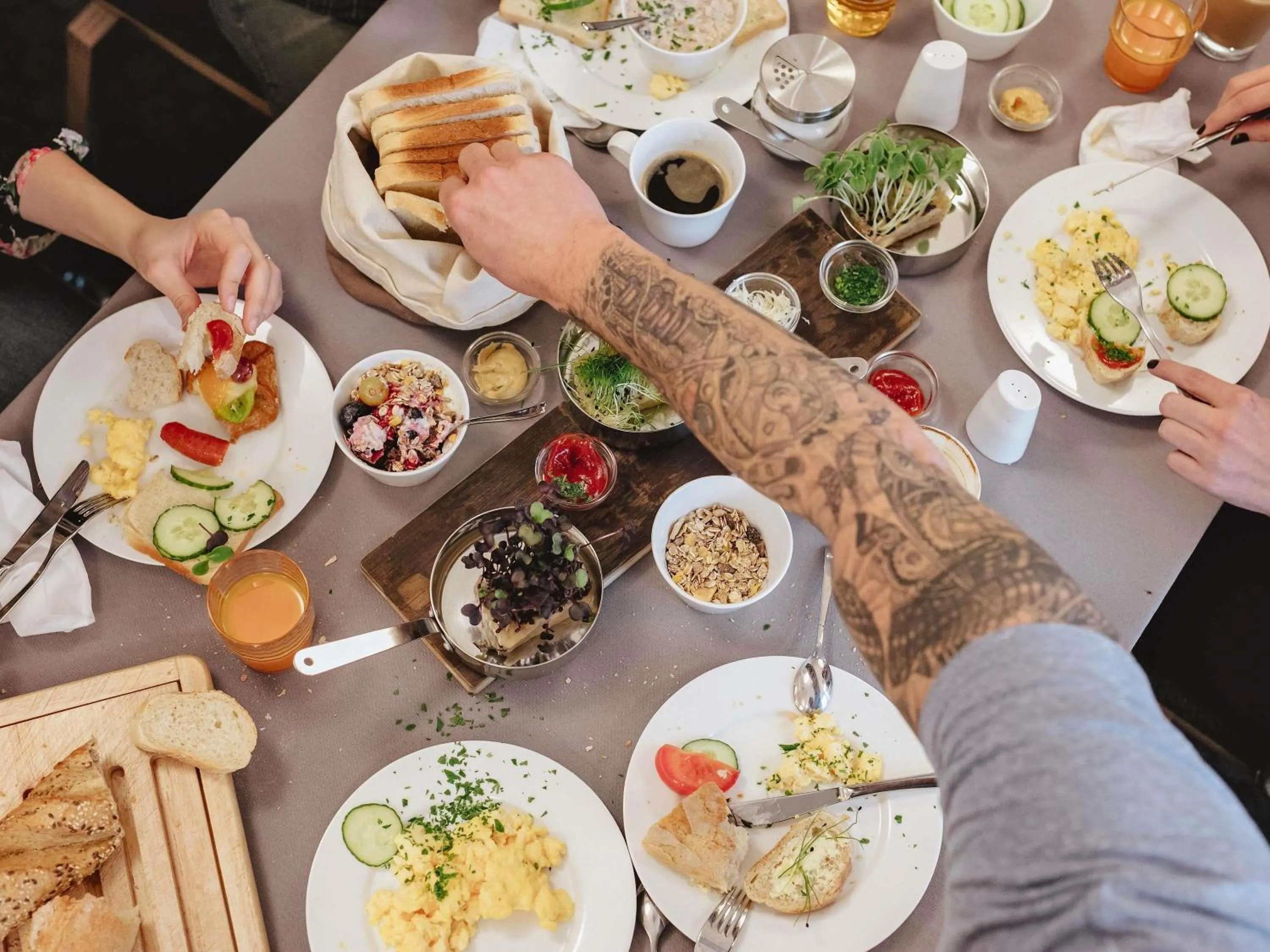 Breakfast in ibis Orange Centre