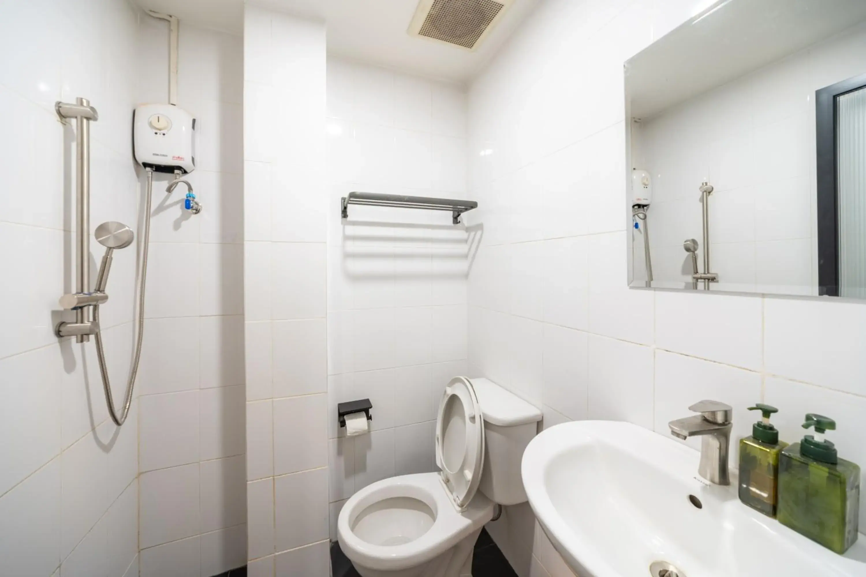 Toilet in We Inn Toilet in We Inn