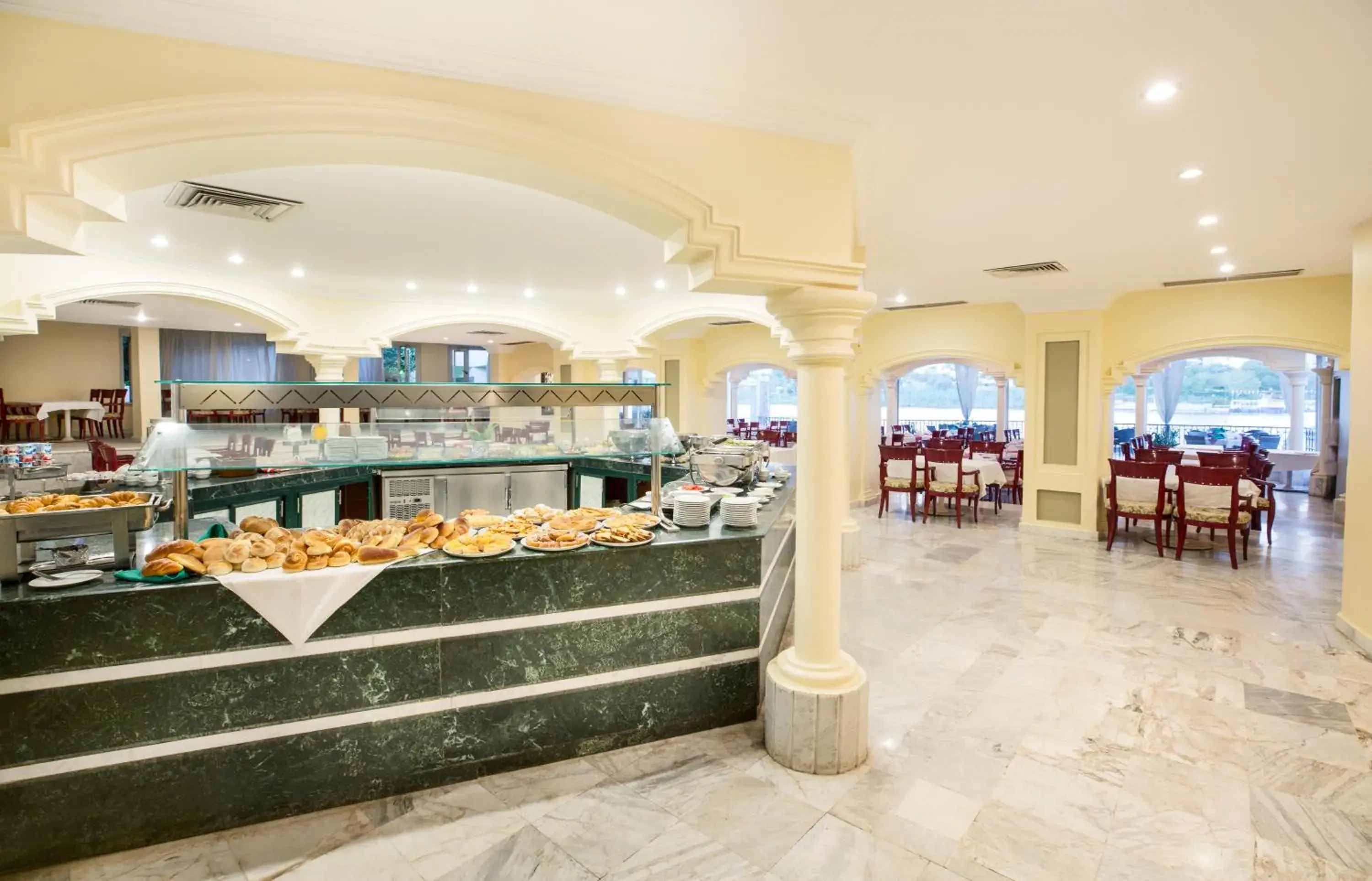 Restaurant/places to eat in Obelisk Nile Hotel Aswan Restaurant/places to eat in Obelisk Nile Hotel Aswan