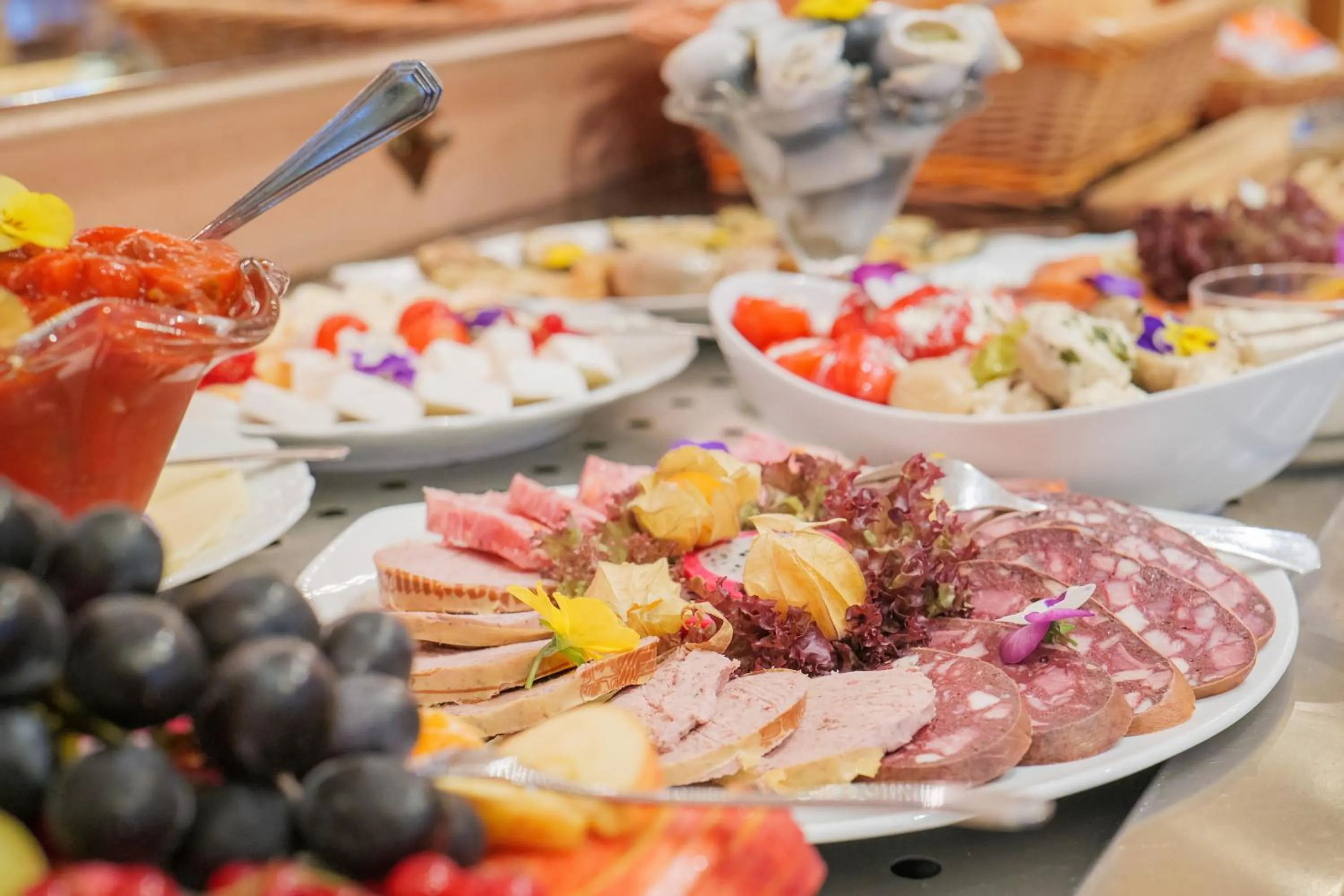 Buffet breakfast in Hotel GARNI Residenz Am Markt Meißen