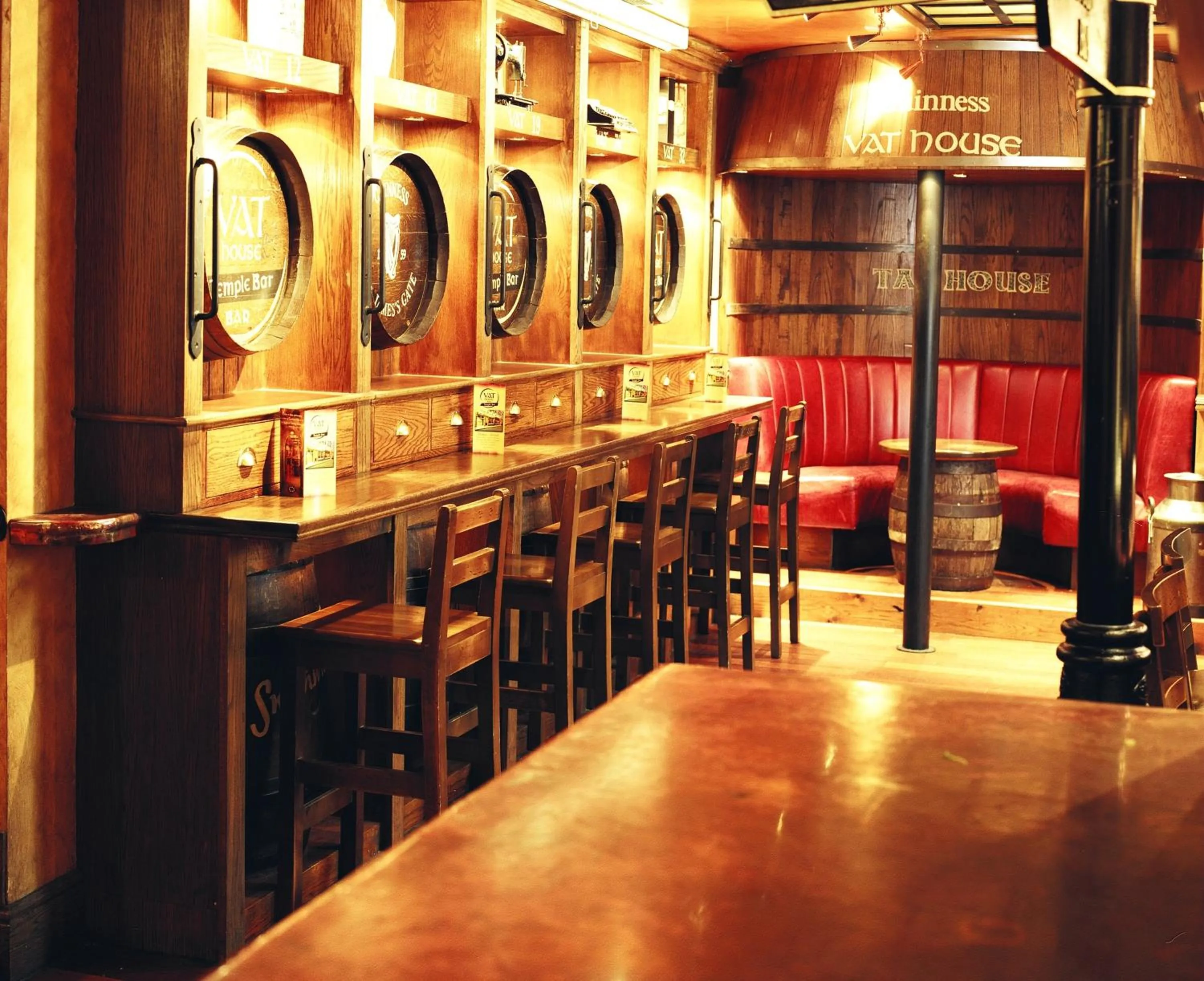 Lounge or bar in Blooms Hotel