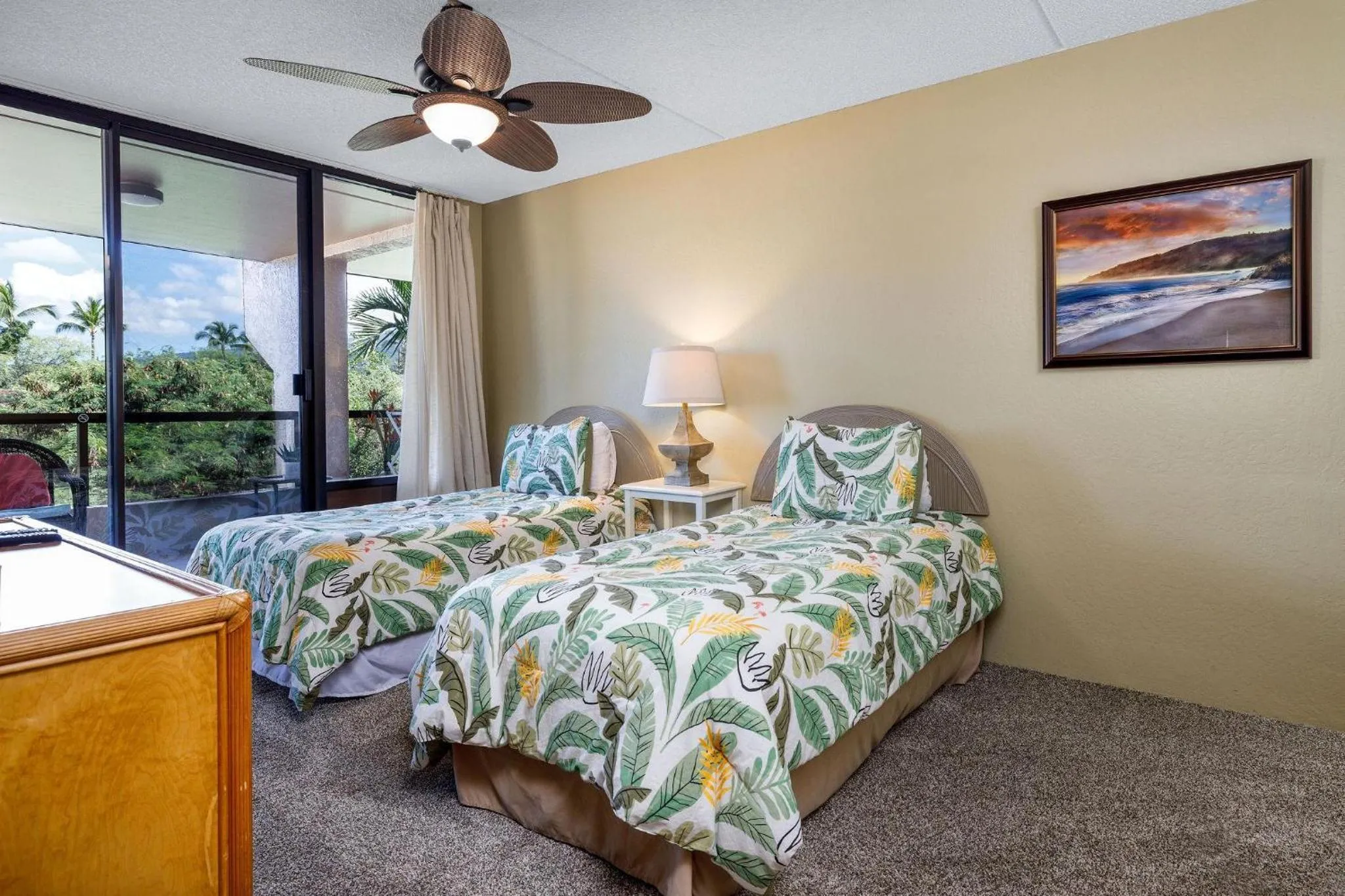 Bed in Kona Pacific B409