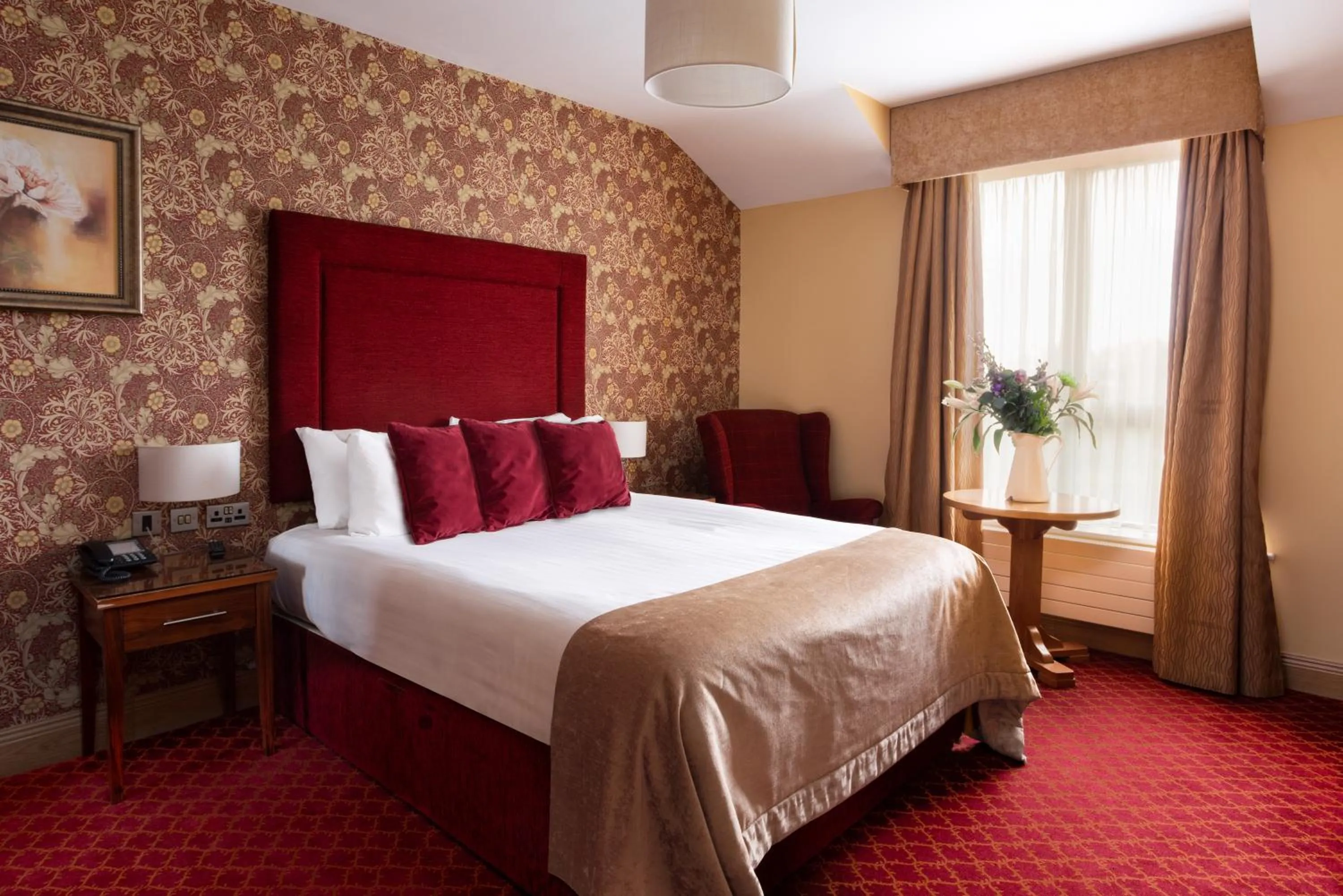 Bedroom, Bed in Kettles Country House Hotel