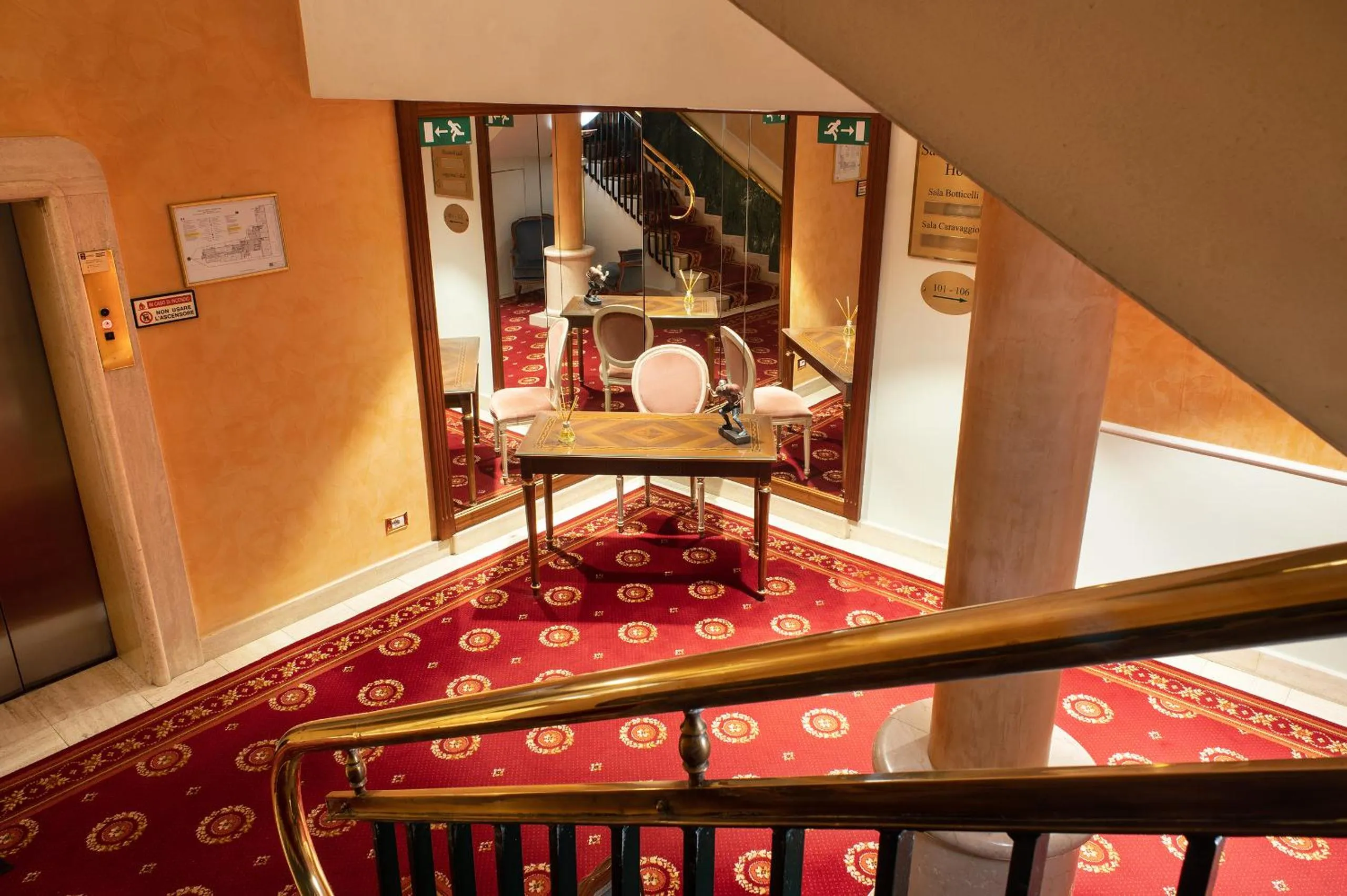 Lobby or reception, Bed in Santa Barbara Hotel