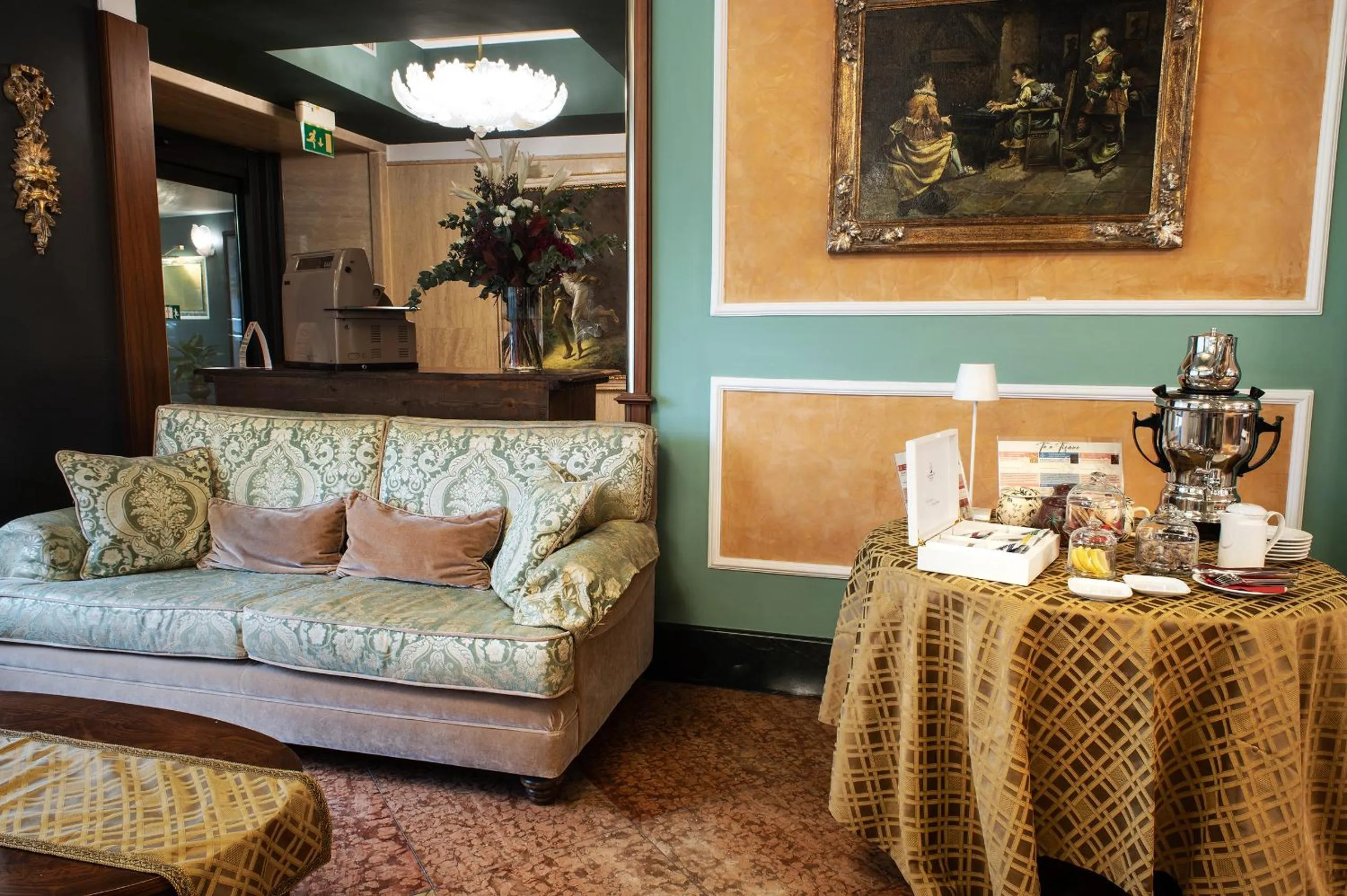 Coffee/tea facilities in Santa Barbara Hotel