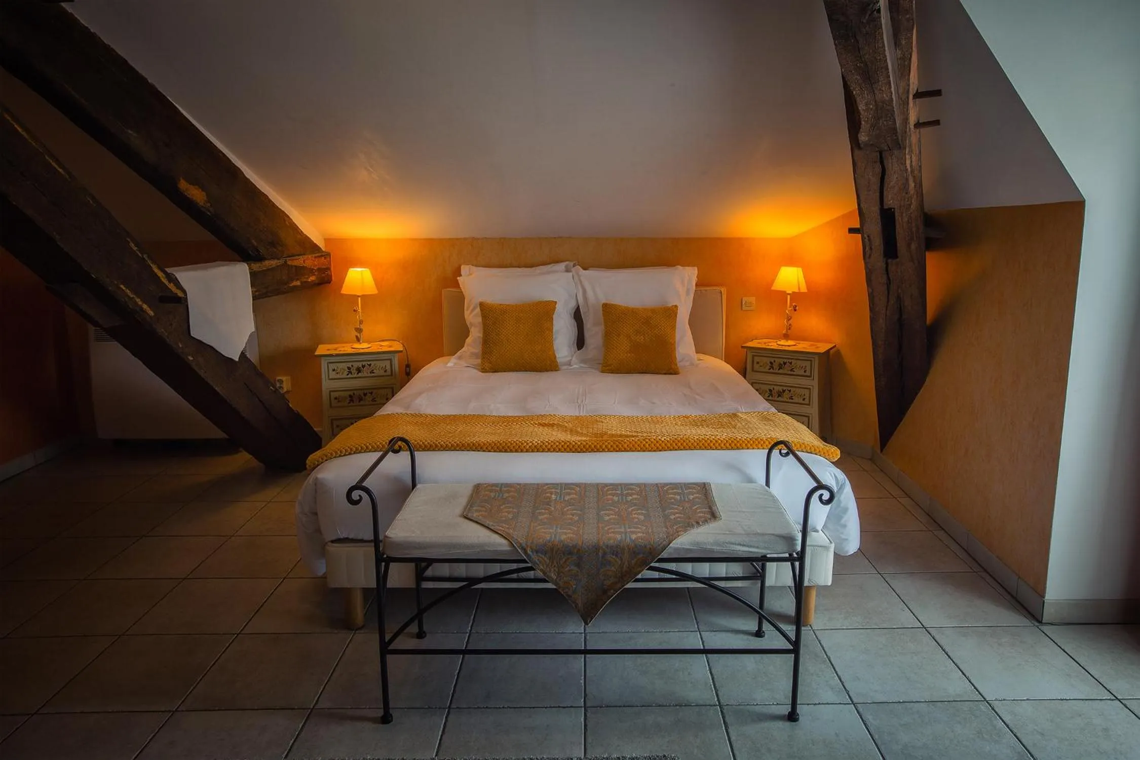 Photo of the whole room, Bed in Hôtel & Spa Chai De La Paleine