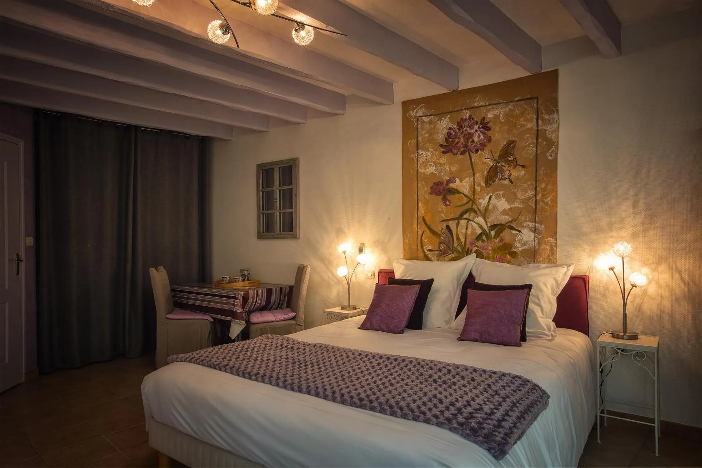 Photo of the whole room, Bed in Hôtel & Spa Chai De La Paleine