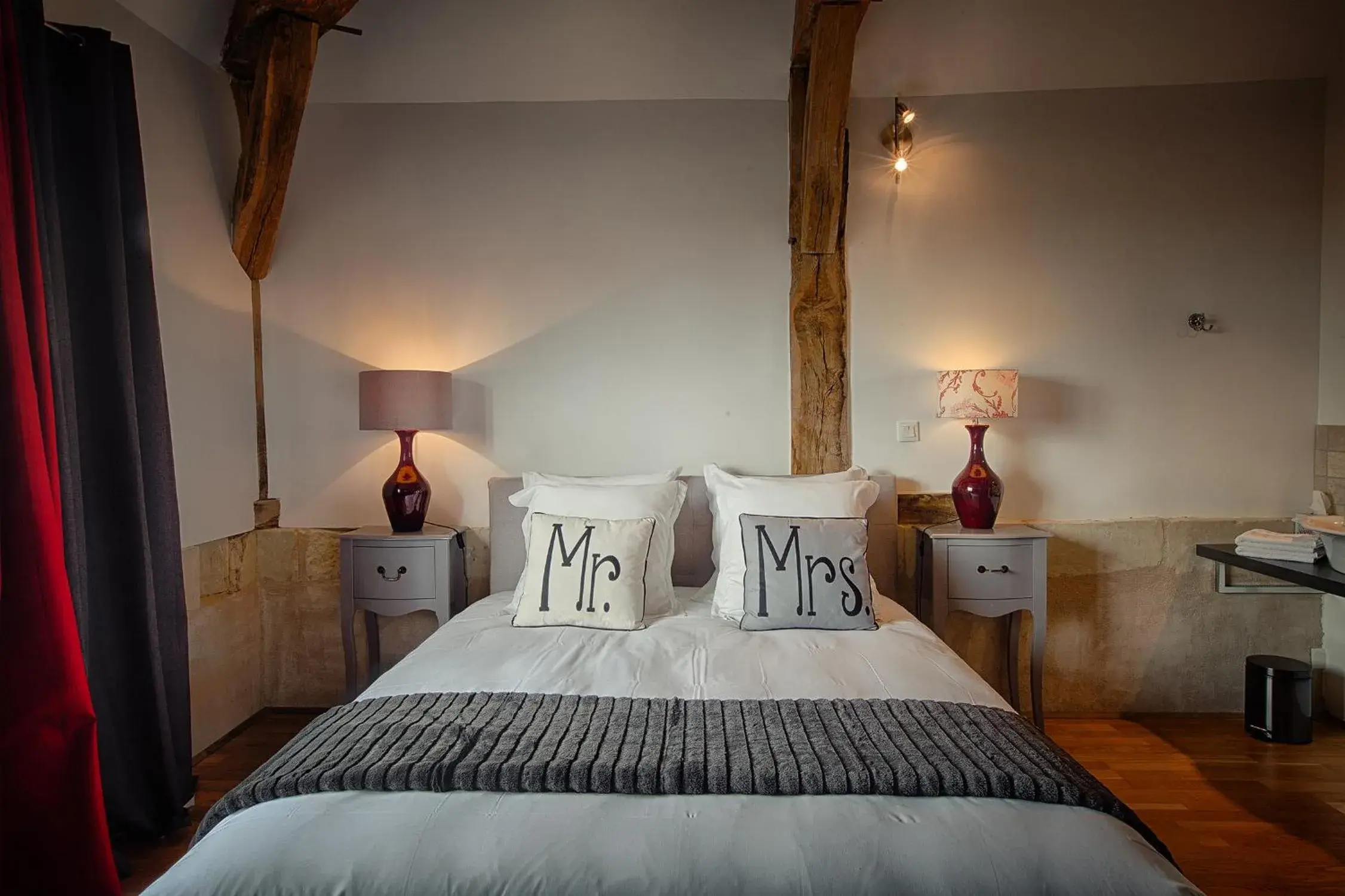 Bedroom, Bed in Hôtel & Spa Chai De La Paleine Bedroom, Bed in Hôtel & Spa Chai De La Paleine