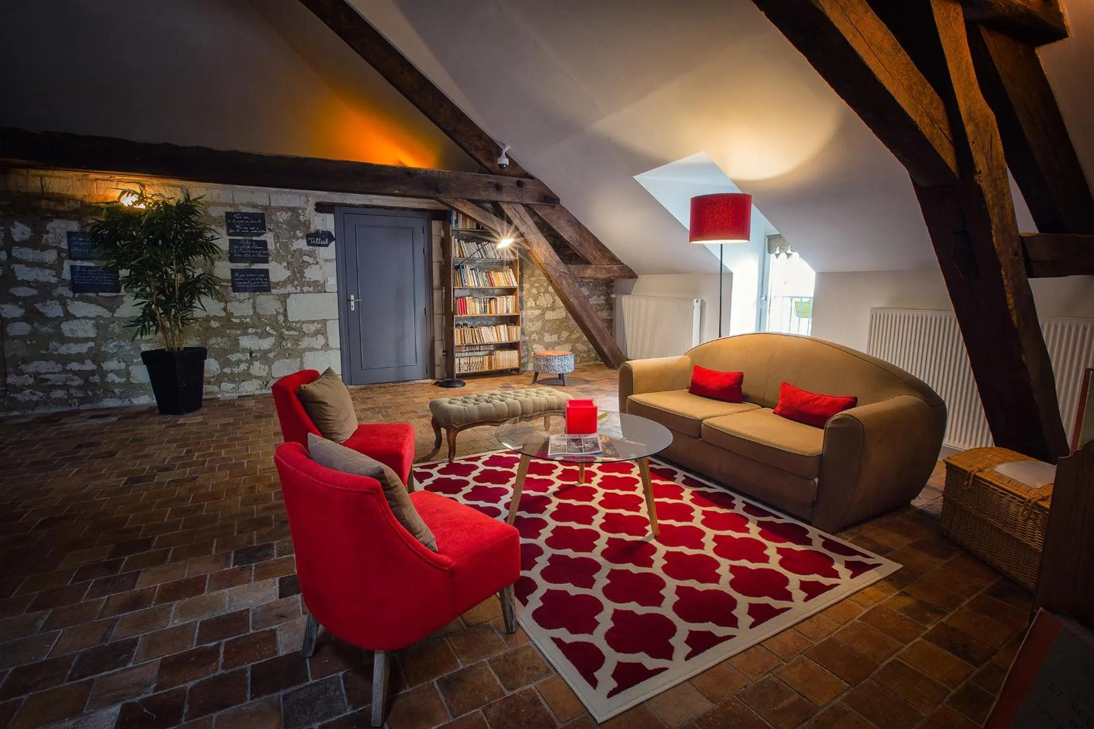 Library in Hôtel & Spa Chai De La Paleine