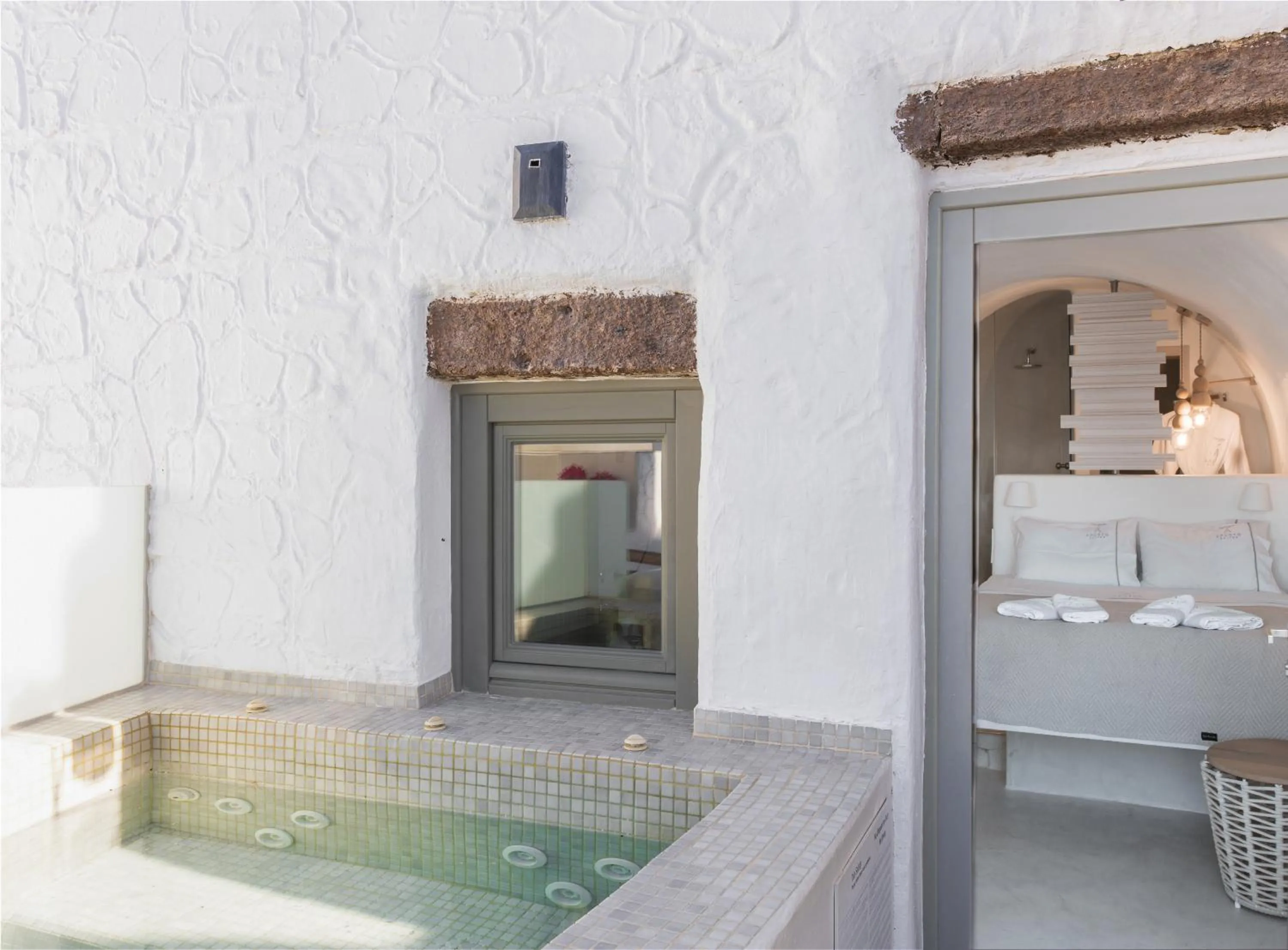 Hot Tub in Aperto Suites - Adults Only