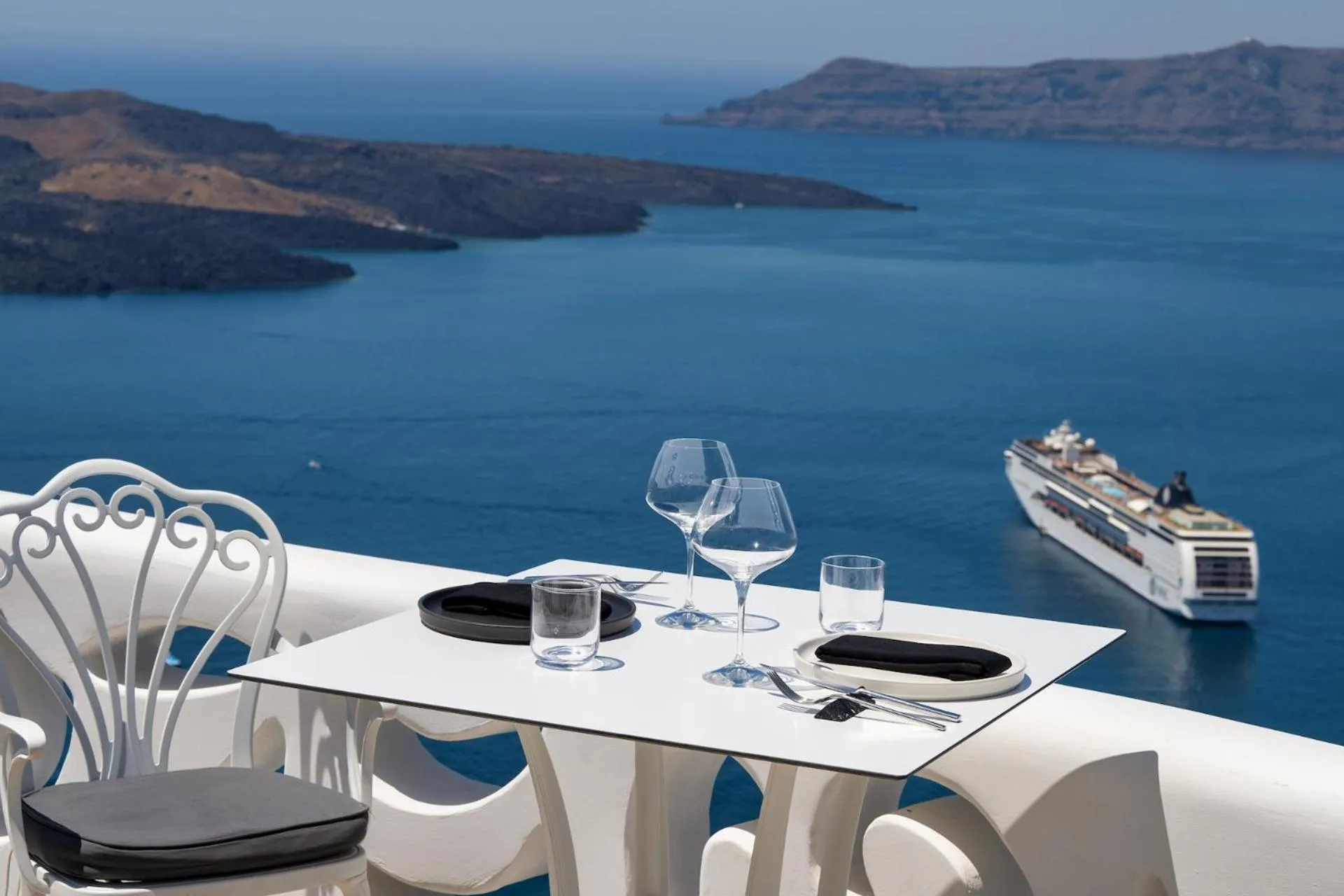 Restaurant/places to eat in Athina Aperto Suites