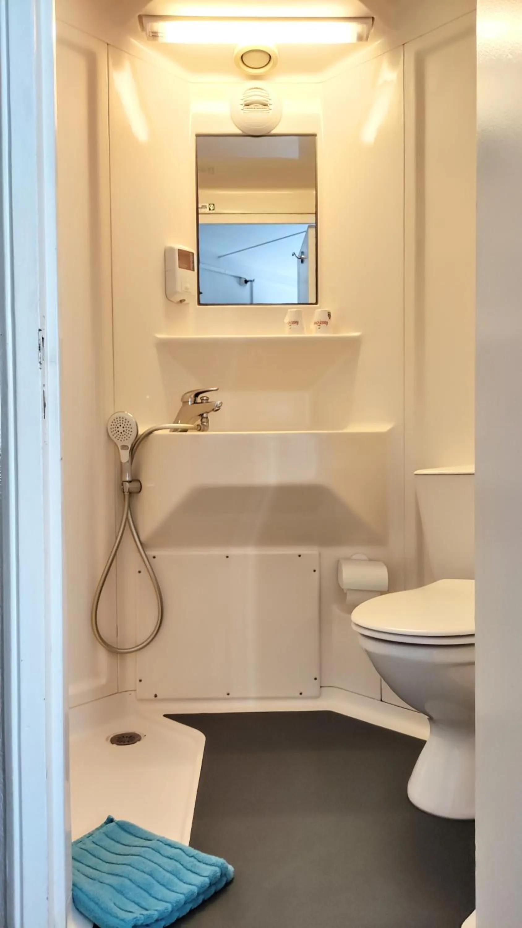 Bathroom in Fasthotel Laval