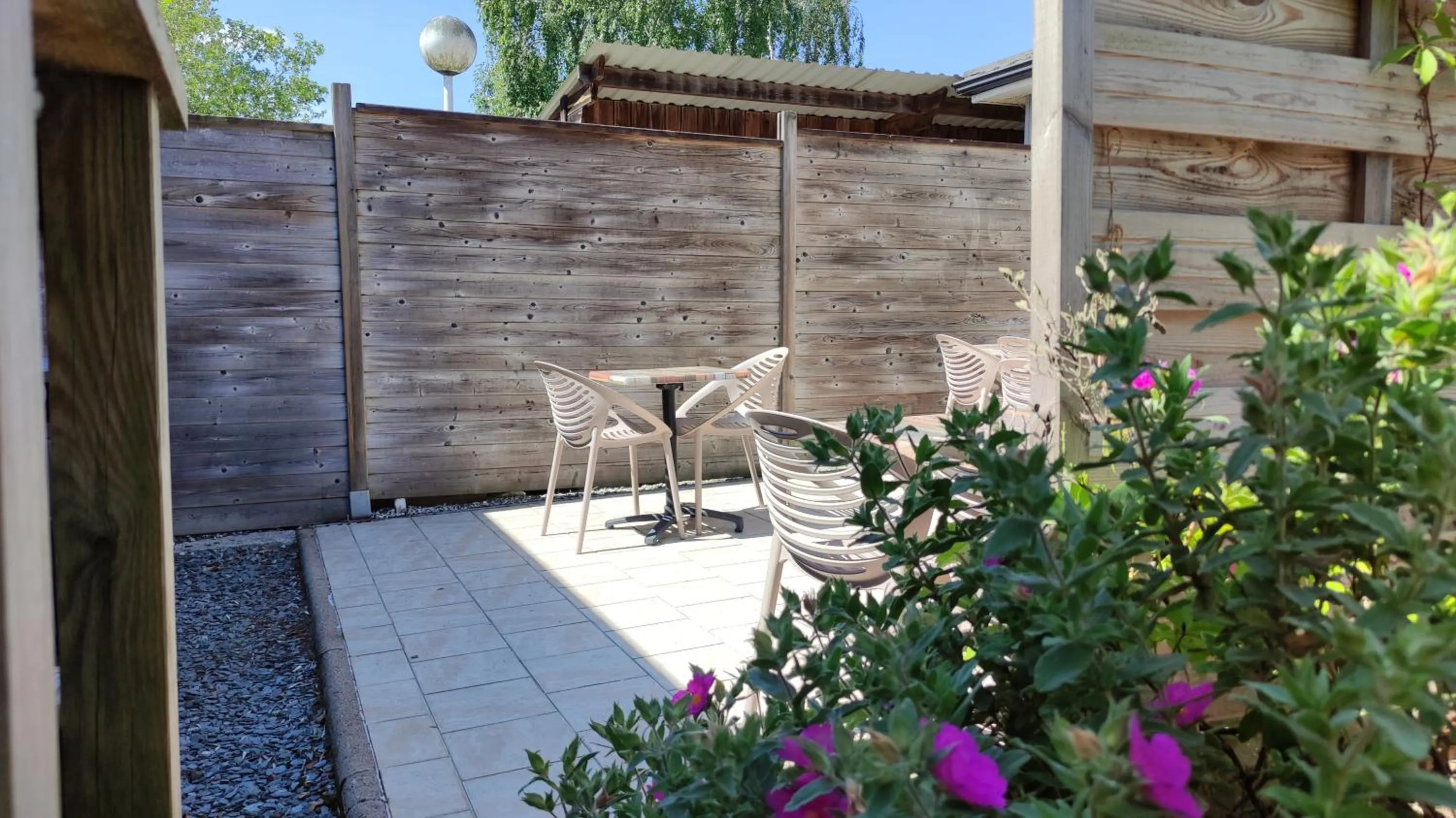 Patio in Fasthotel Laval