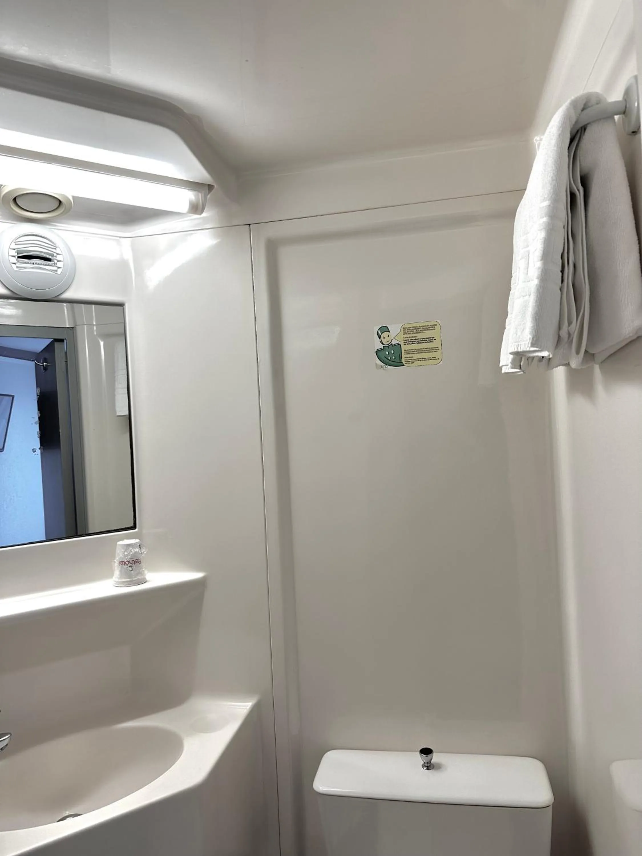 Shower in Fasthotel Laval