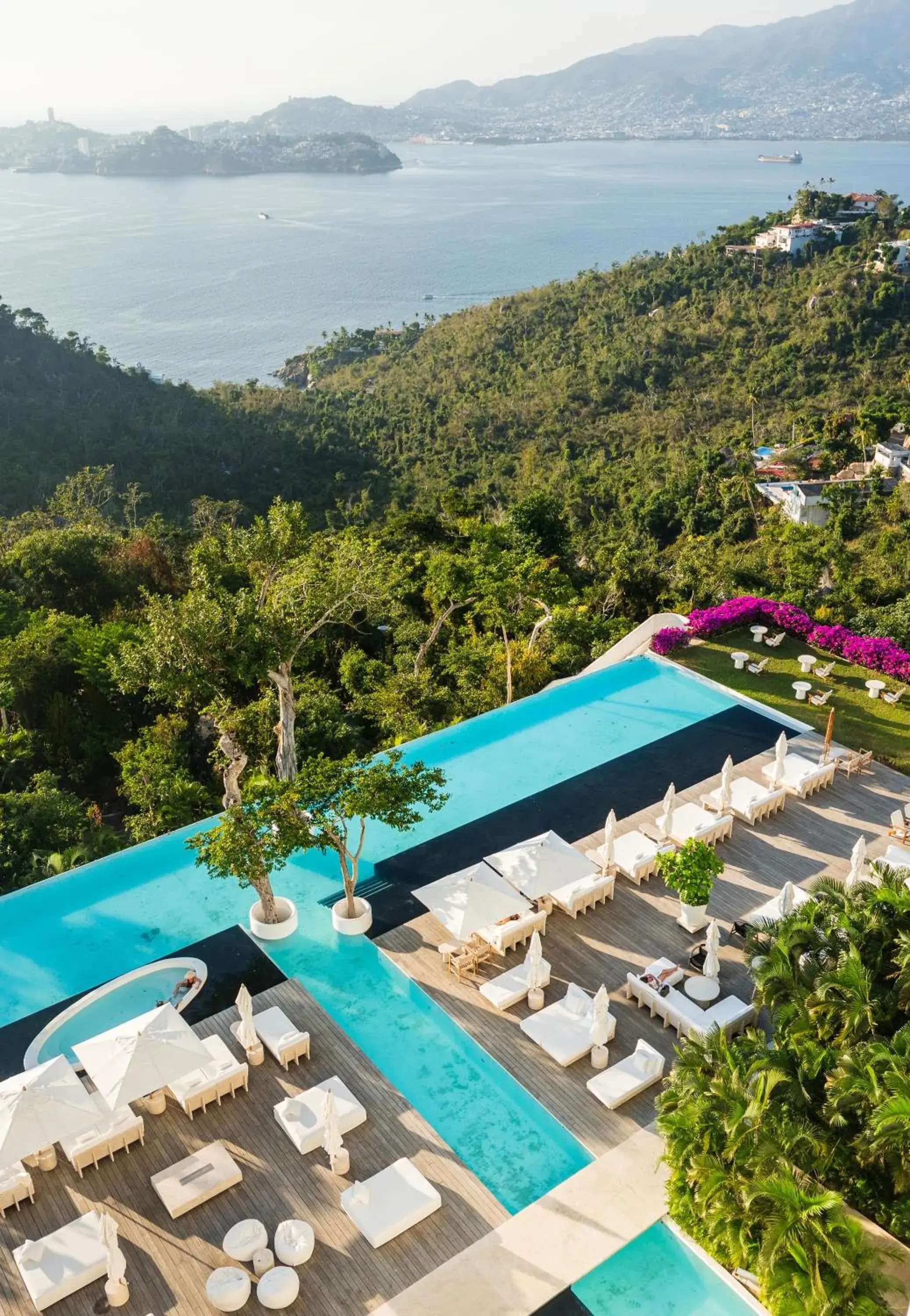 Pool view in Encanto Acapulco Pool view in Encanto Acapulco