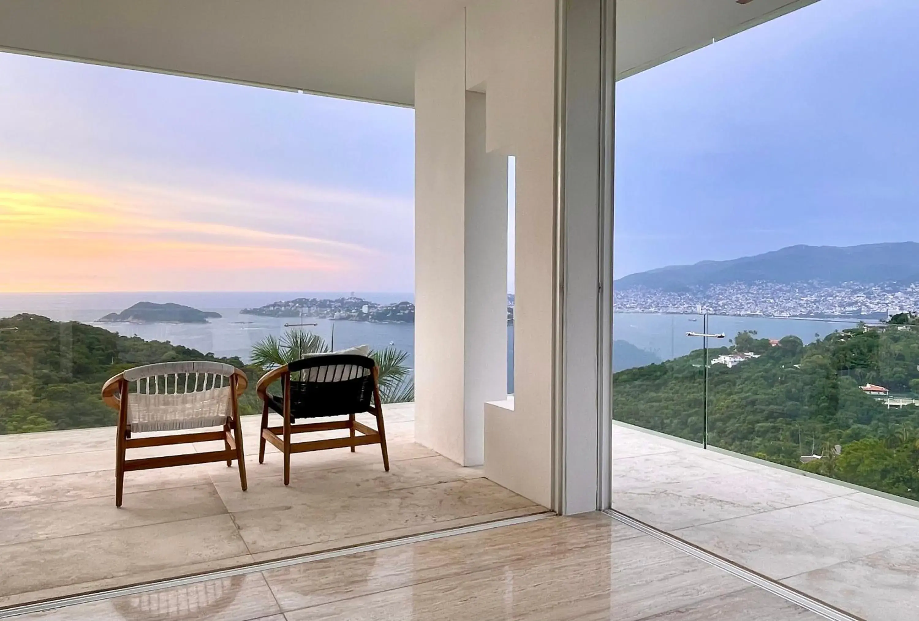 Corner Suite in Encanto Acapulco Corner Suite in Encanto Acapulco