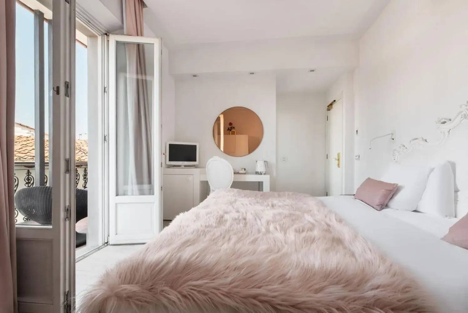 Bedroom, Bed in Eurostars Florence Boutique Bedroom, Bed in Eurostars Florence Boutique