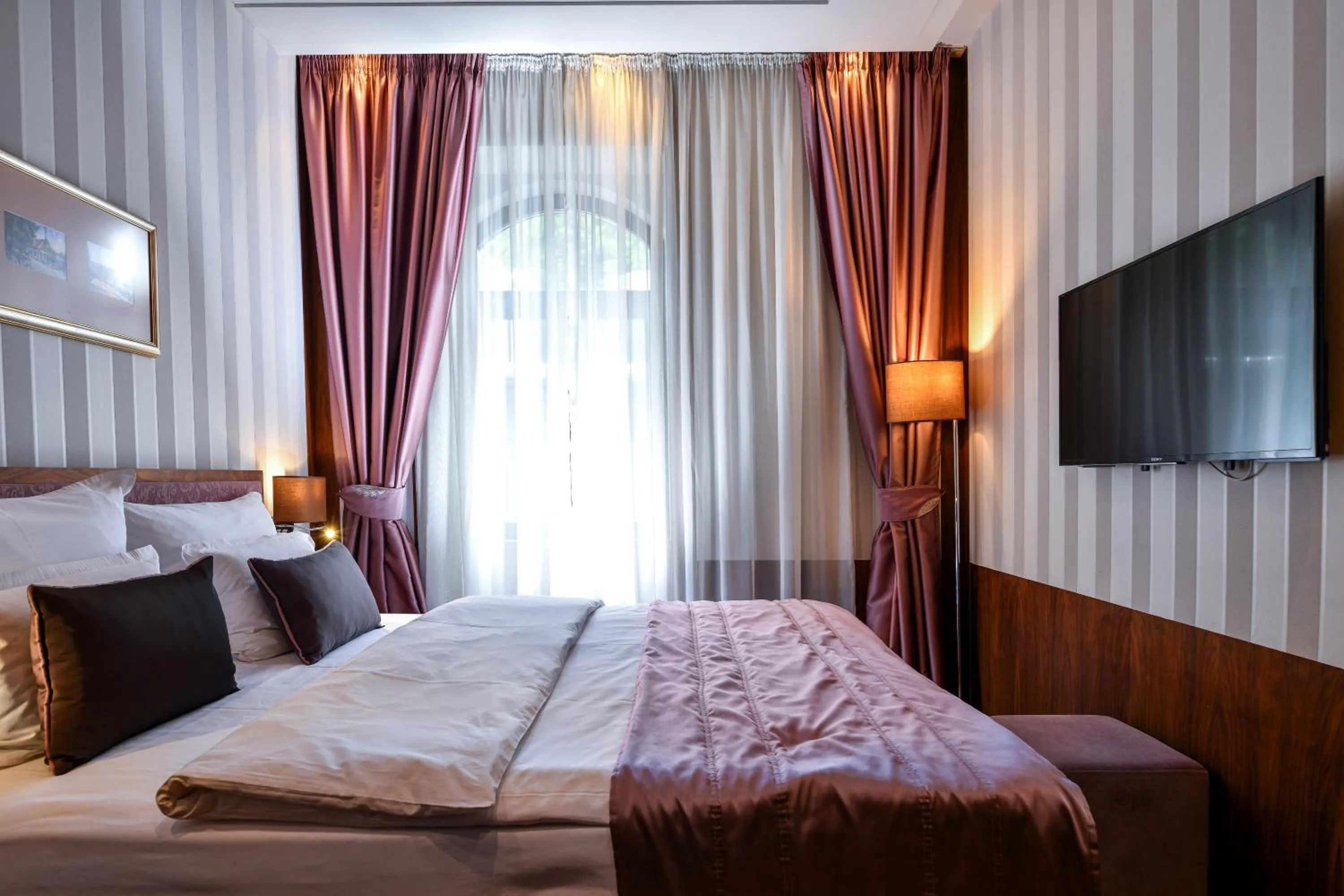 Bedroom, Bed in Heritage Hotel Krone