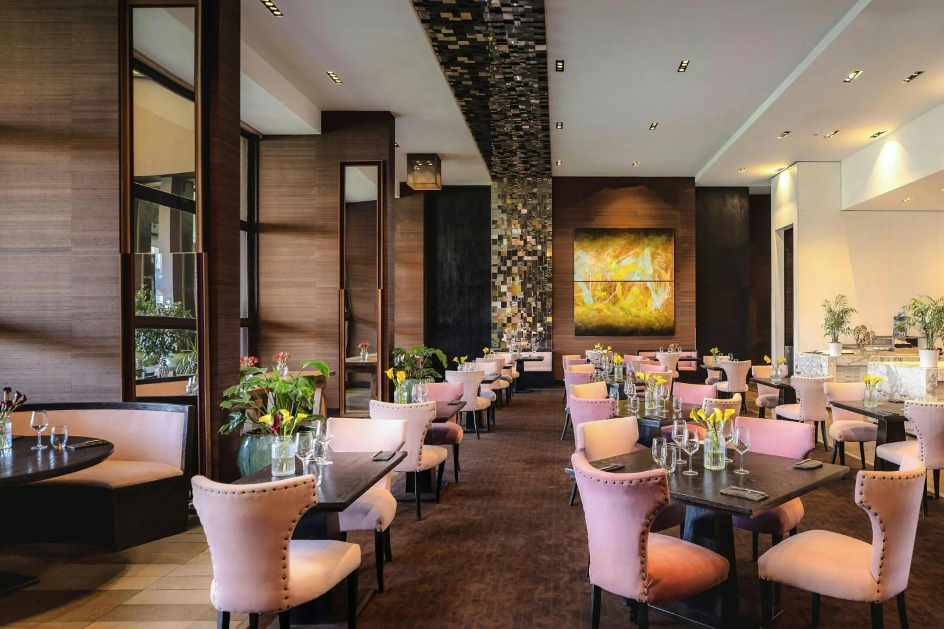 Restaurant/places to eat in W Santiago