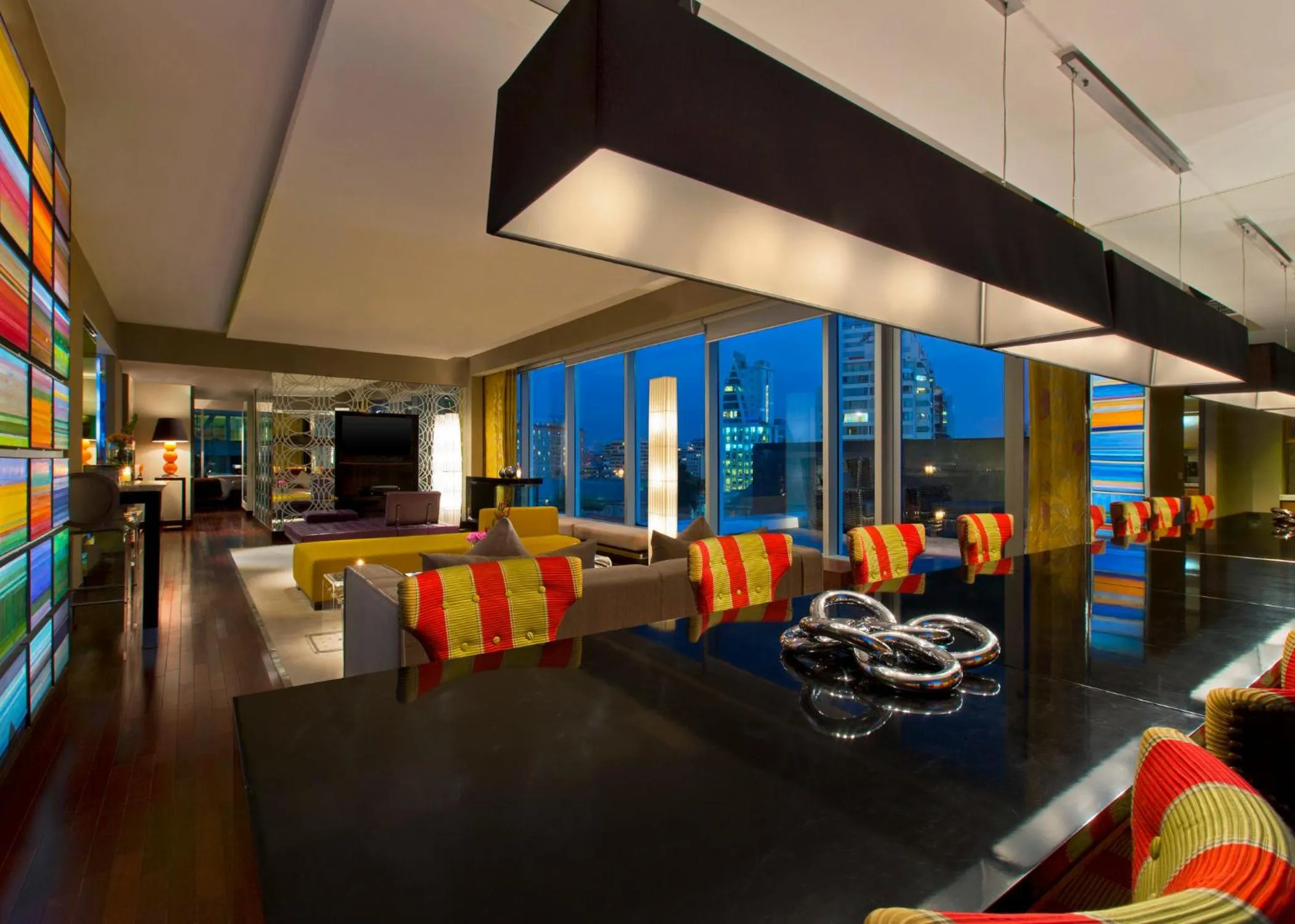 Communal lounge/ TV room in W Santiago